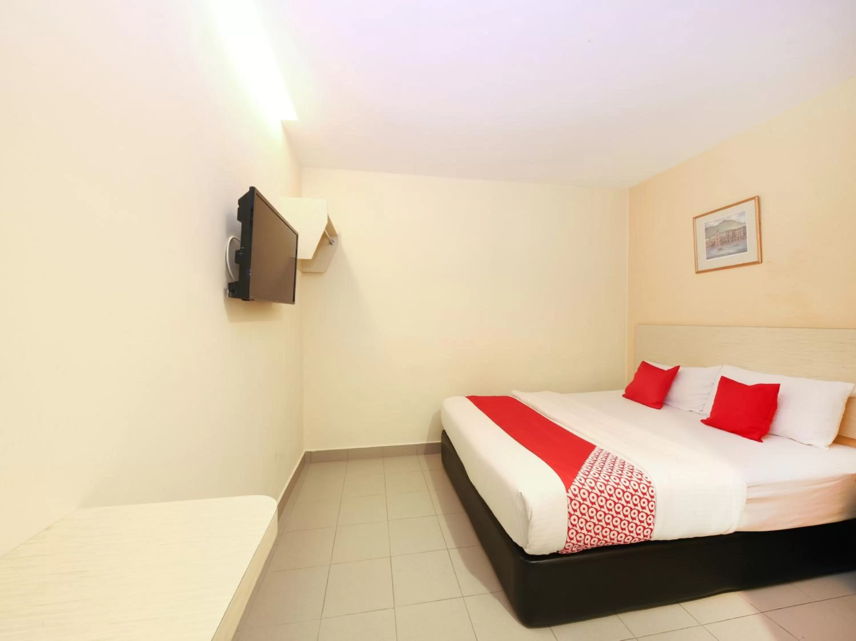 Bedroom in Super OYO 635 Seven Days Hotel