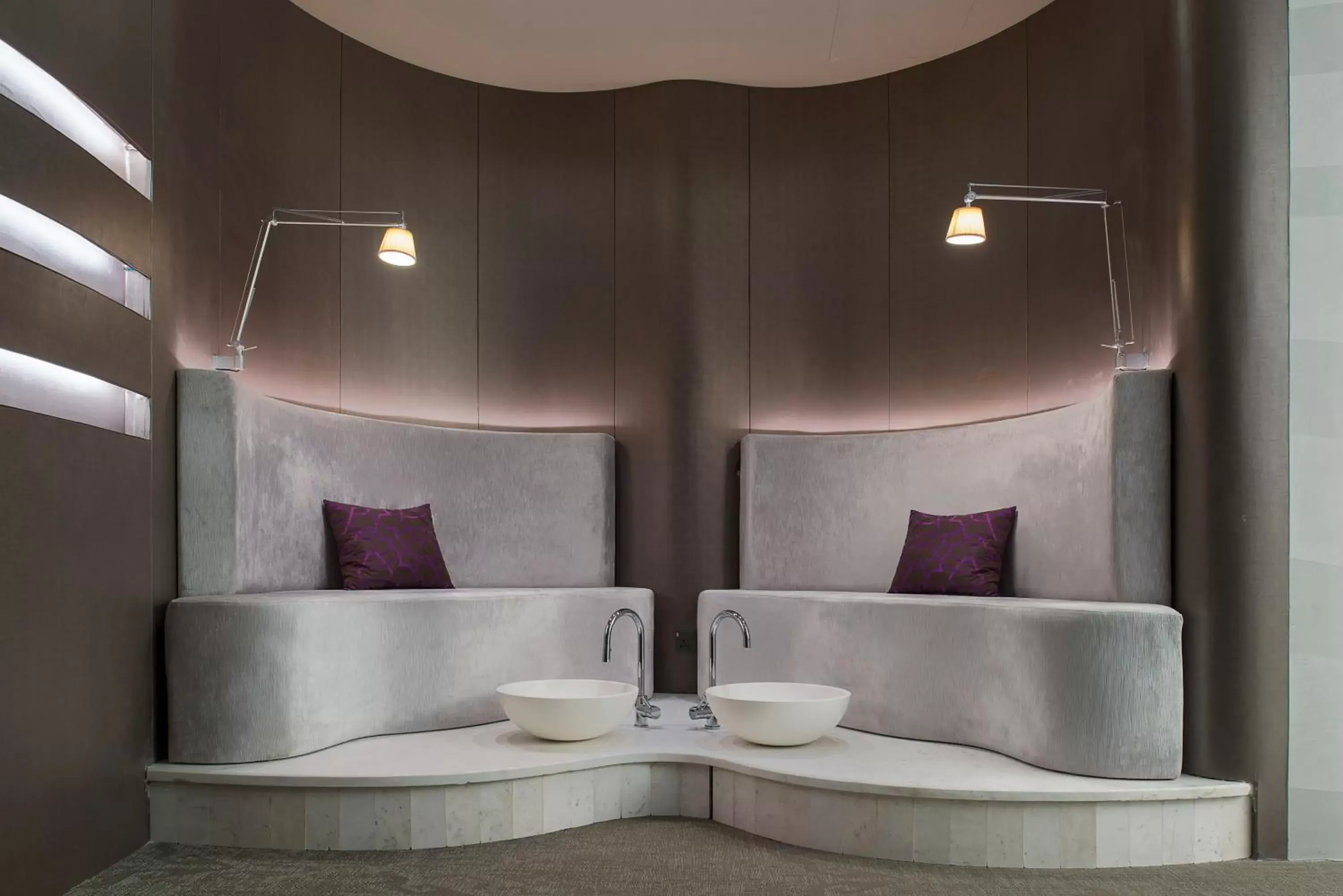 Massage, Bathroom in Dusit Doha Hotel