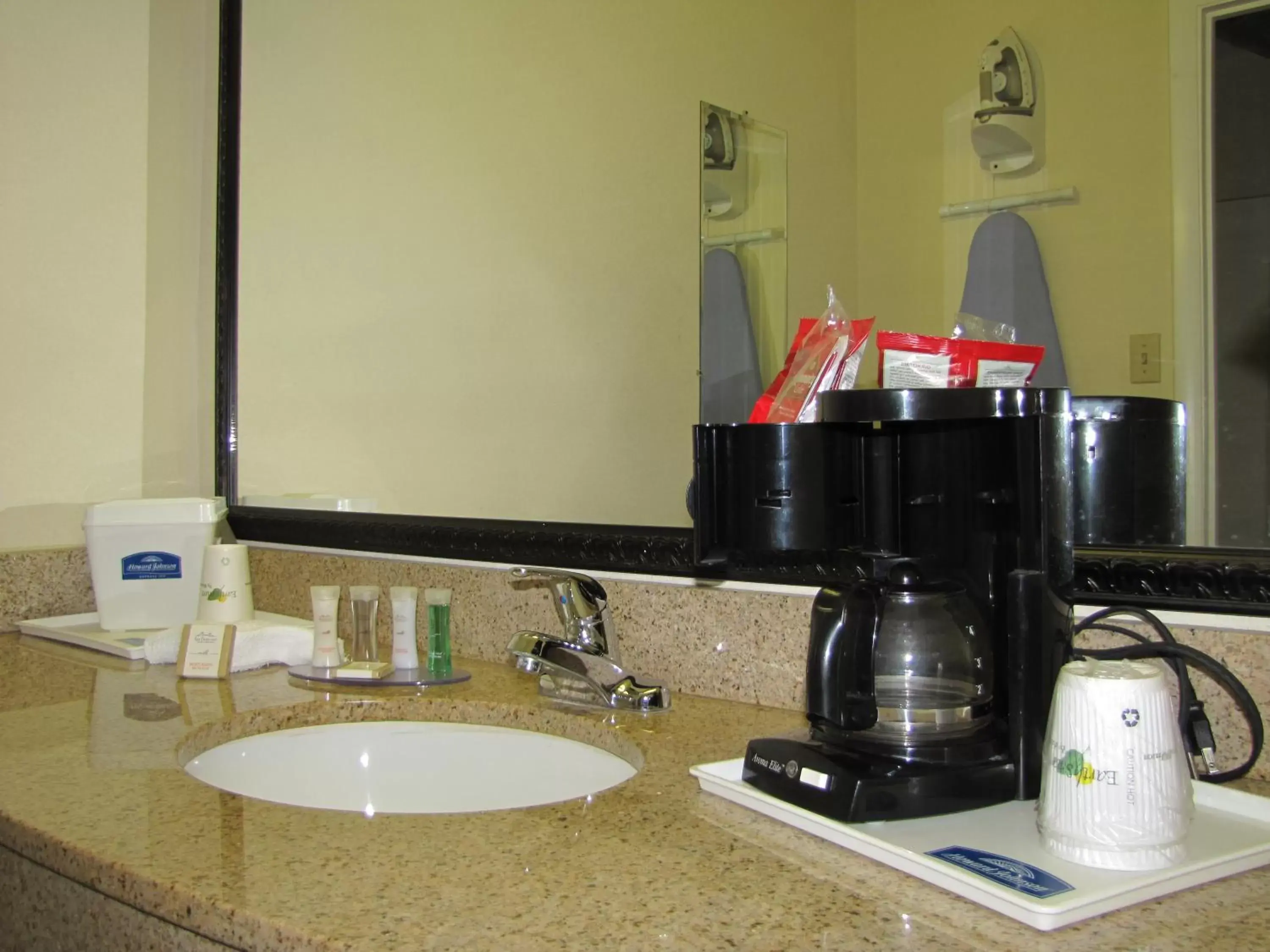 Coffee/tea facilities, Bathroom in Howard Johnson by Wyndham Tallahassee