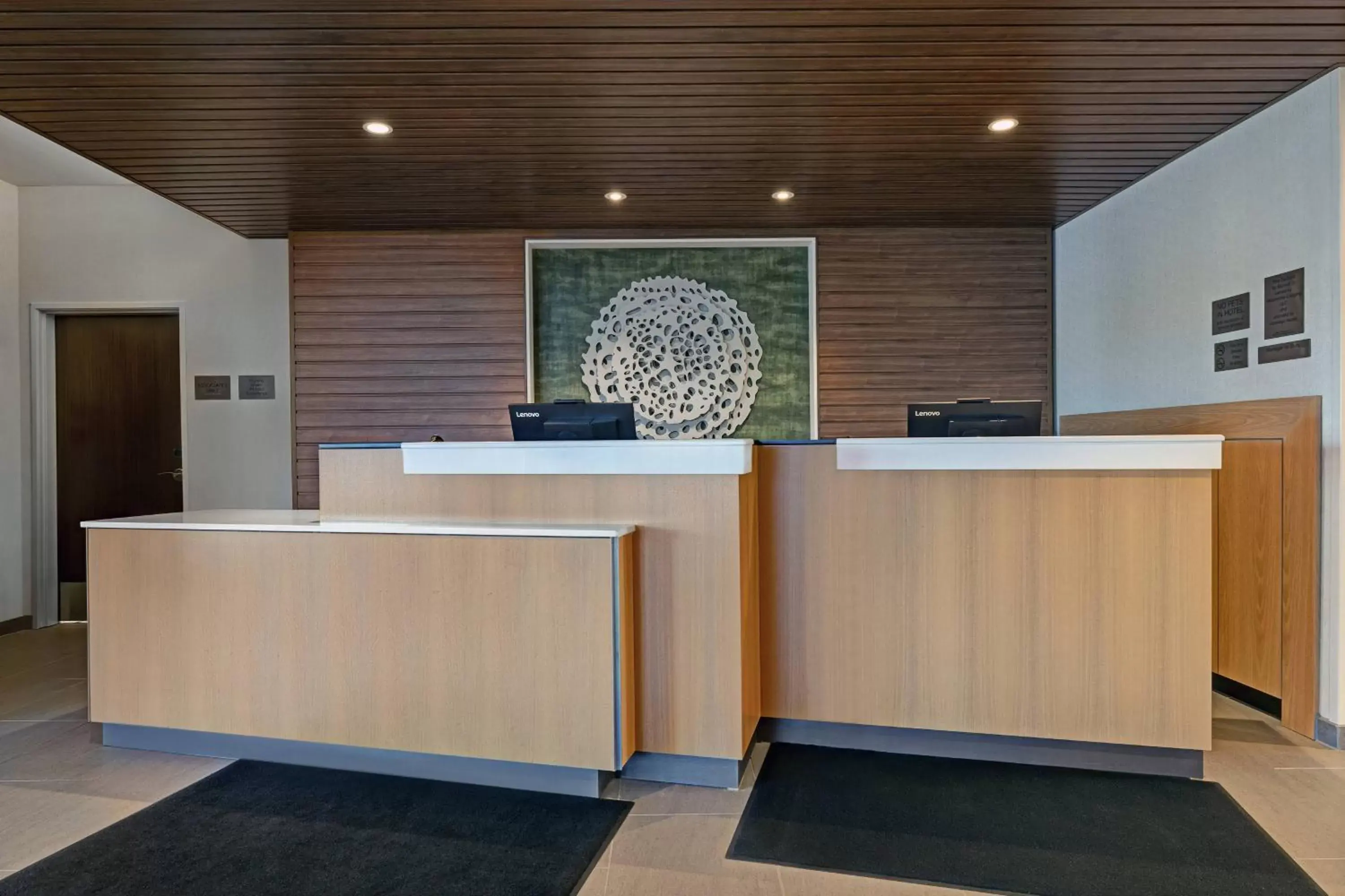 Lobby or reception, Lobby/Reception in Fairfield Inn & Suites by Marriott Milwaukee Brookfield