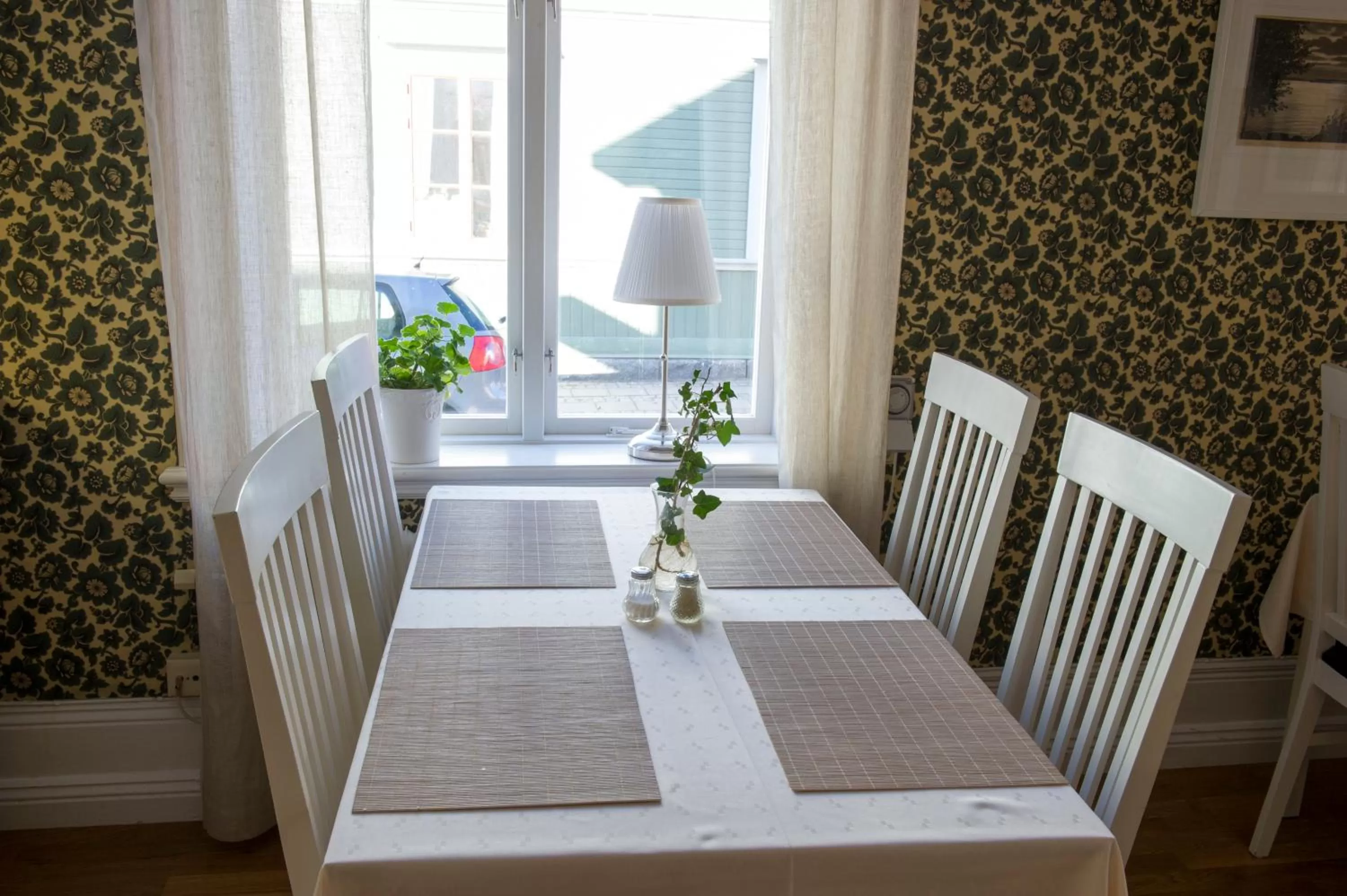 Restaurant/places to eat in Lilla Hotellet i Nora