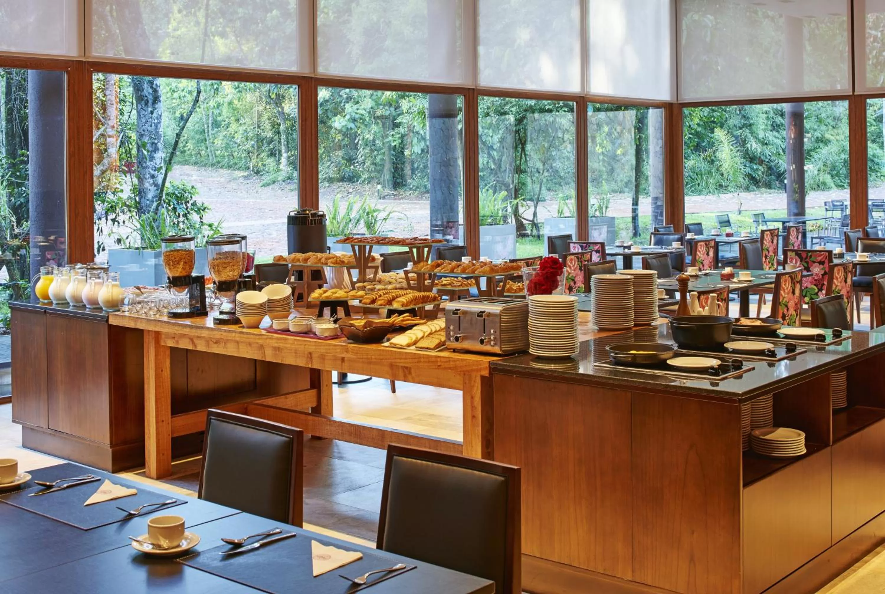 Restaurant/places to eat in Mercure Iguazu Hotel Iru