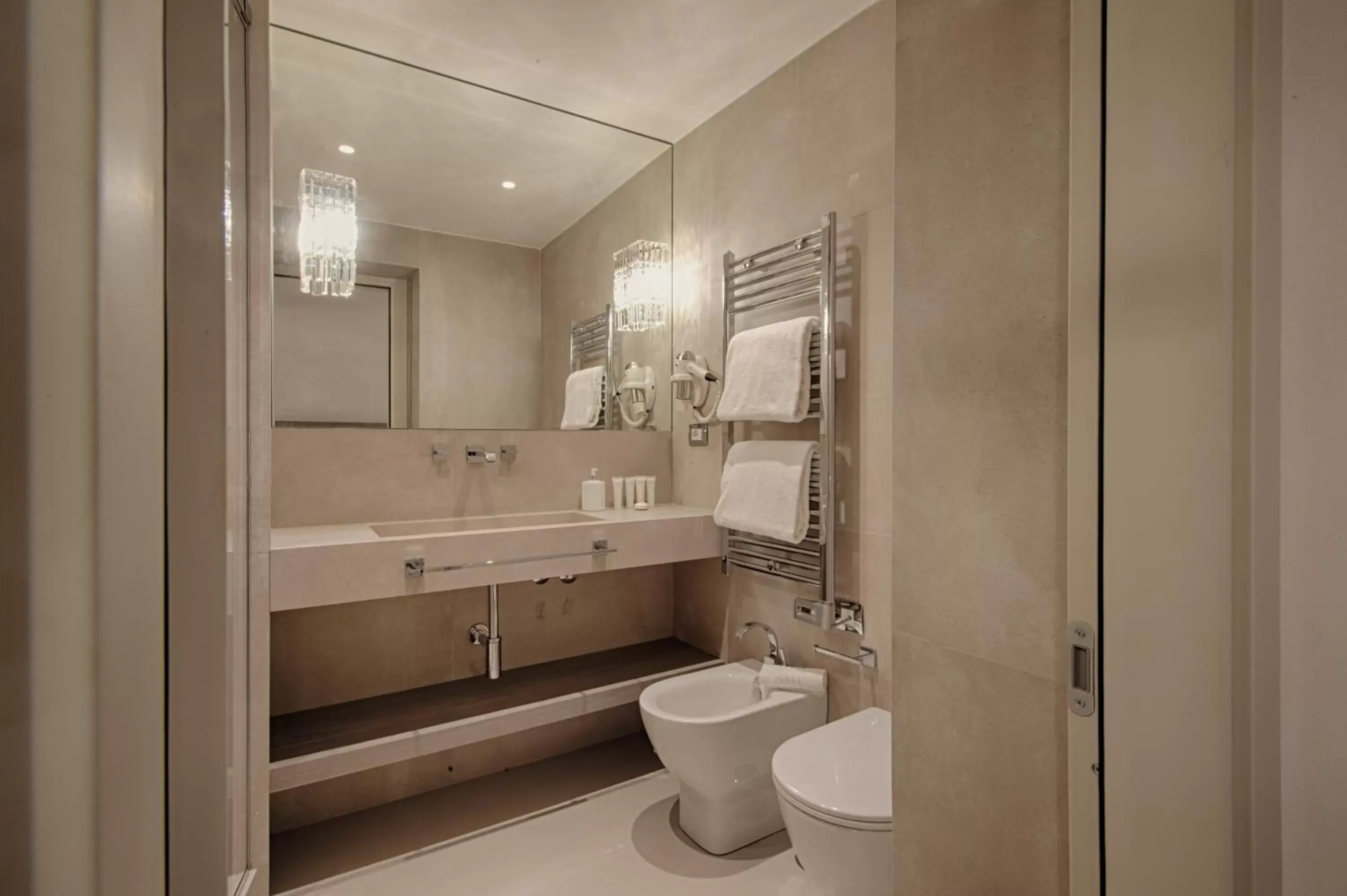 Bathroom in Palazzo Nainer