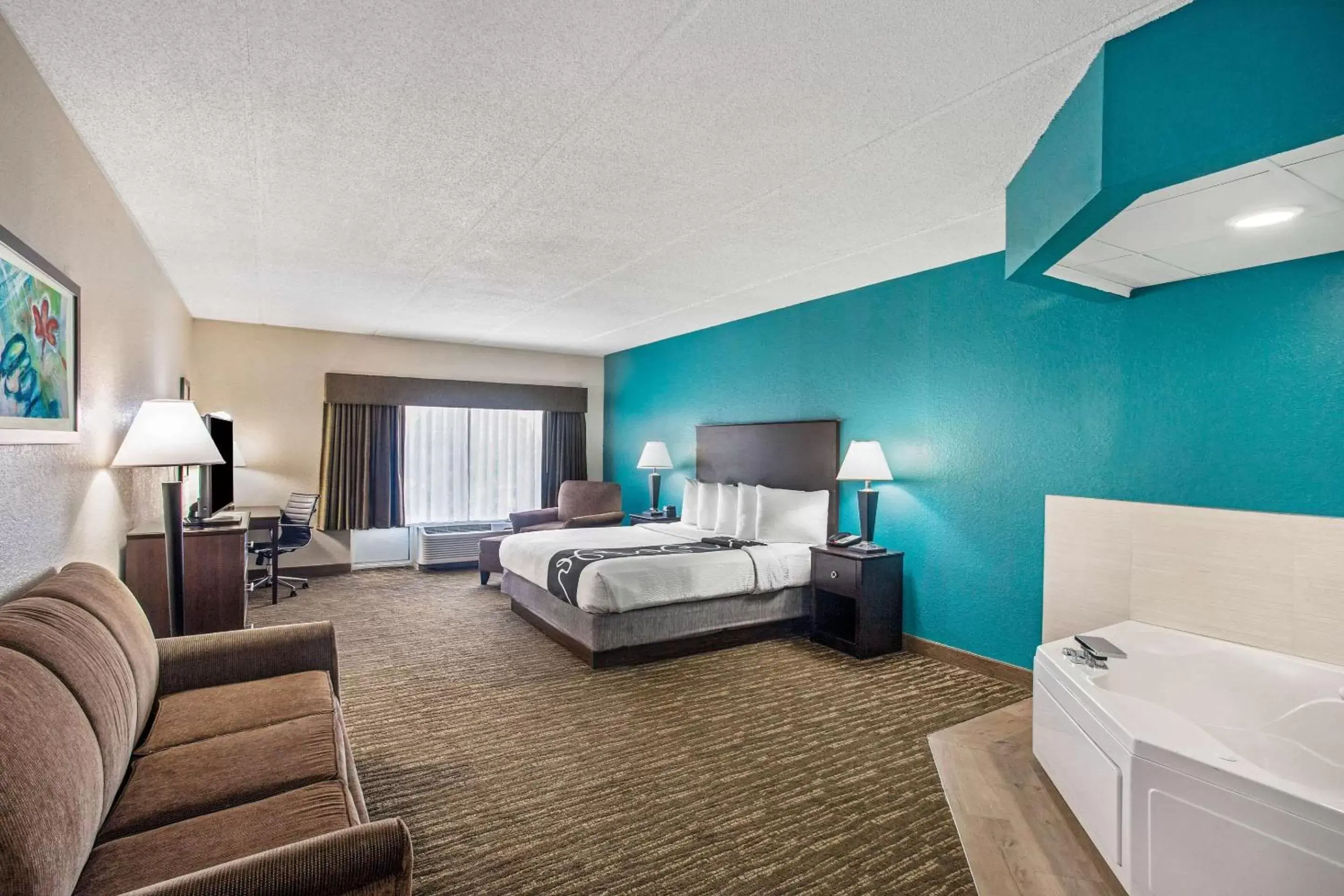 Bedroom, Seating Area in Comfort Inn & Suites Sarasota I75