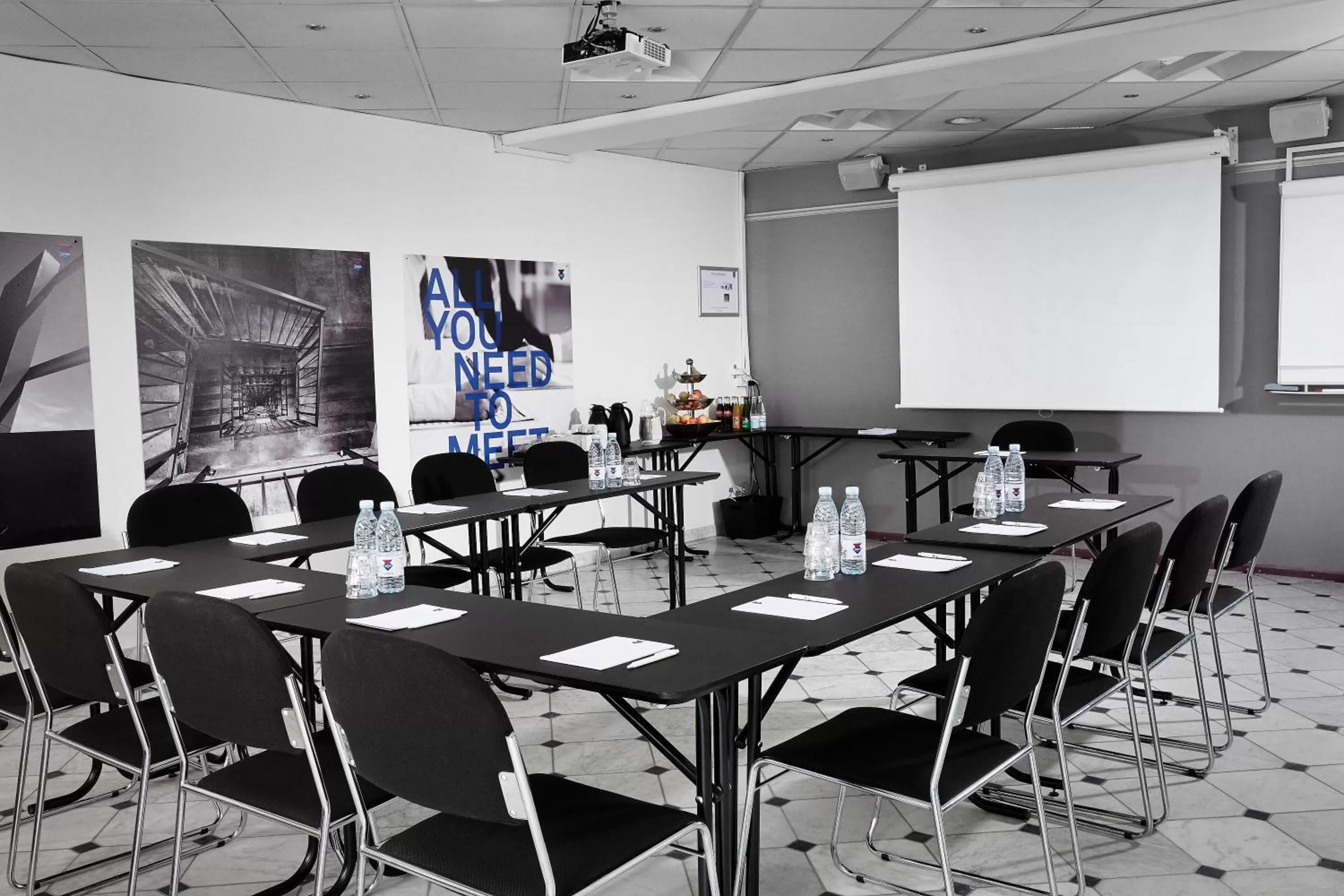 Seating area in Cabinn Scandinavia