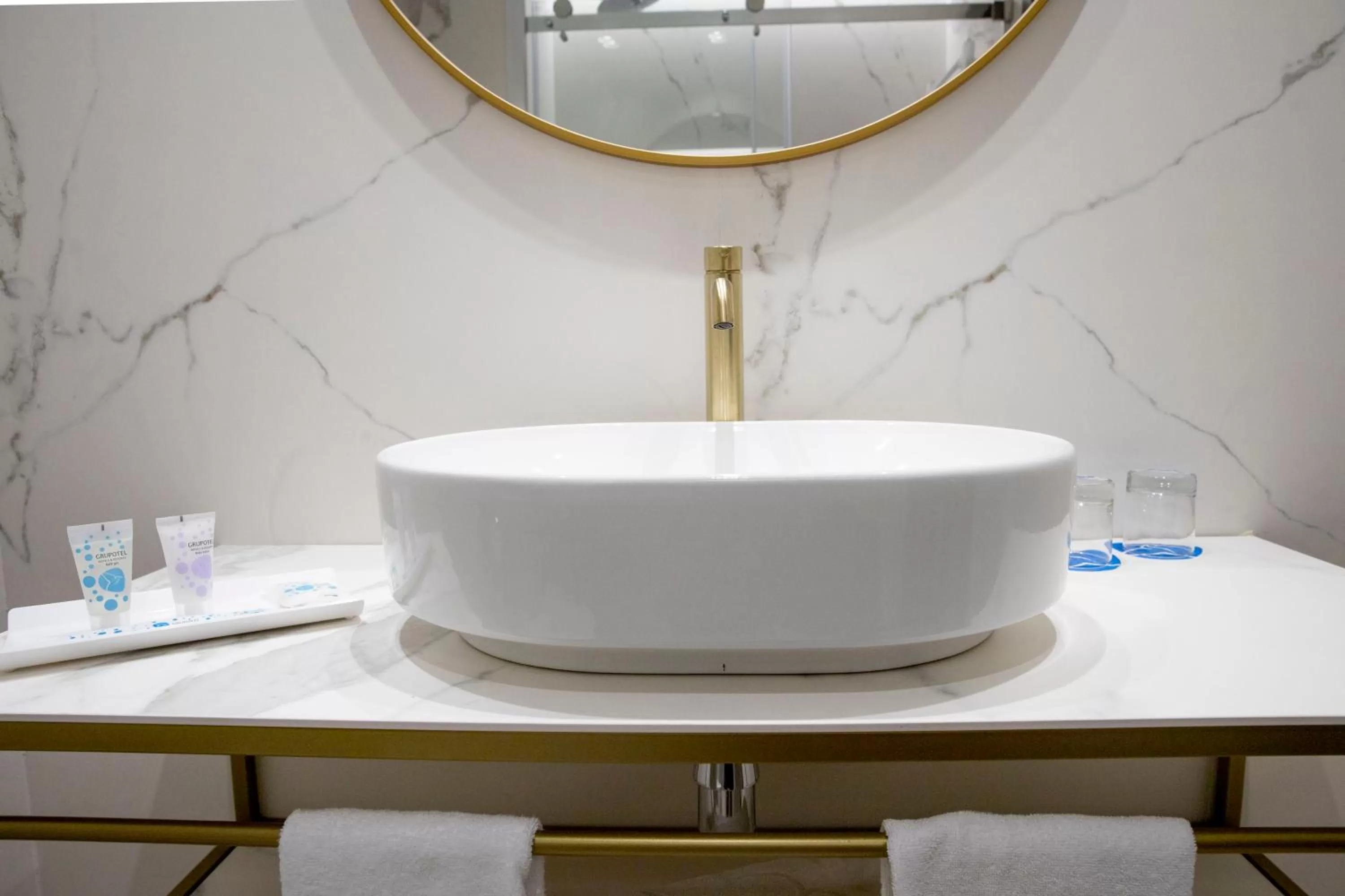 Bathroom in Grupotel Gravina