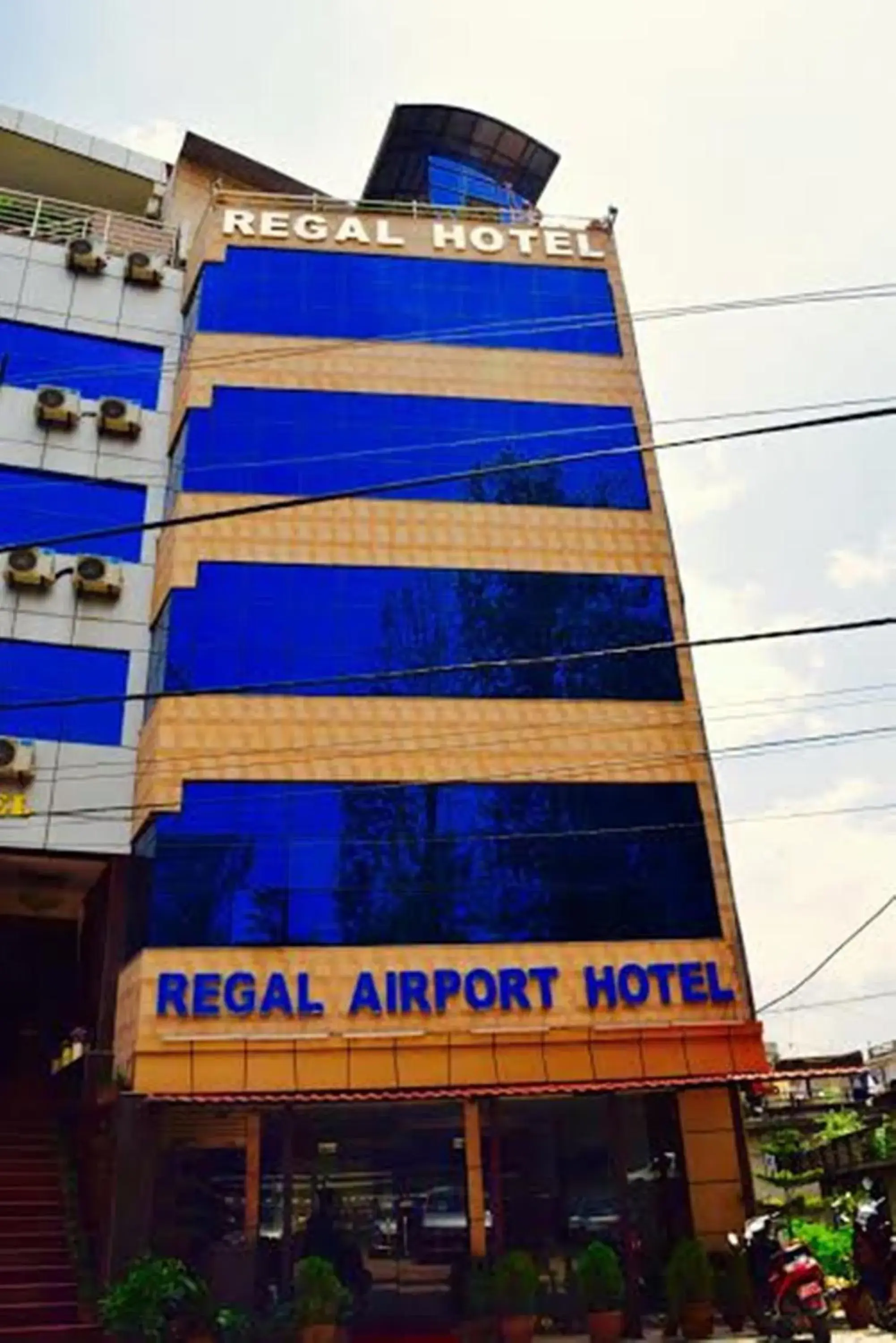 Facade/entrance in Hotel Regal Airport Facade/entrance in Hotel Regal Airport