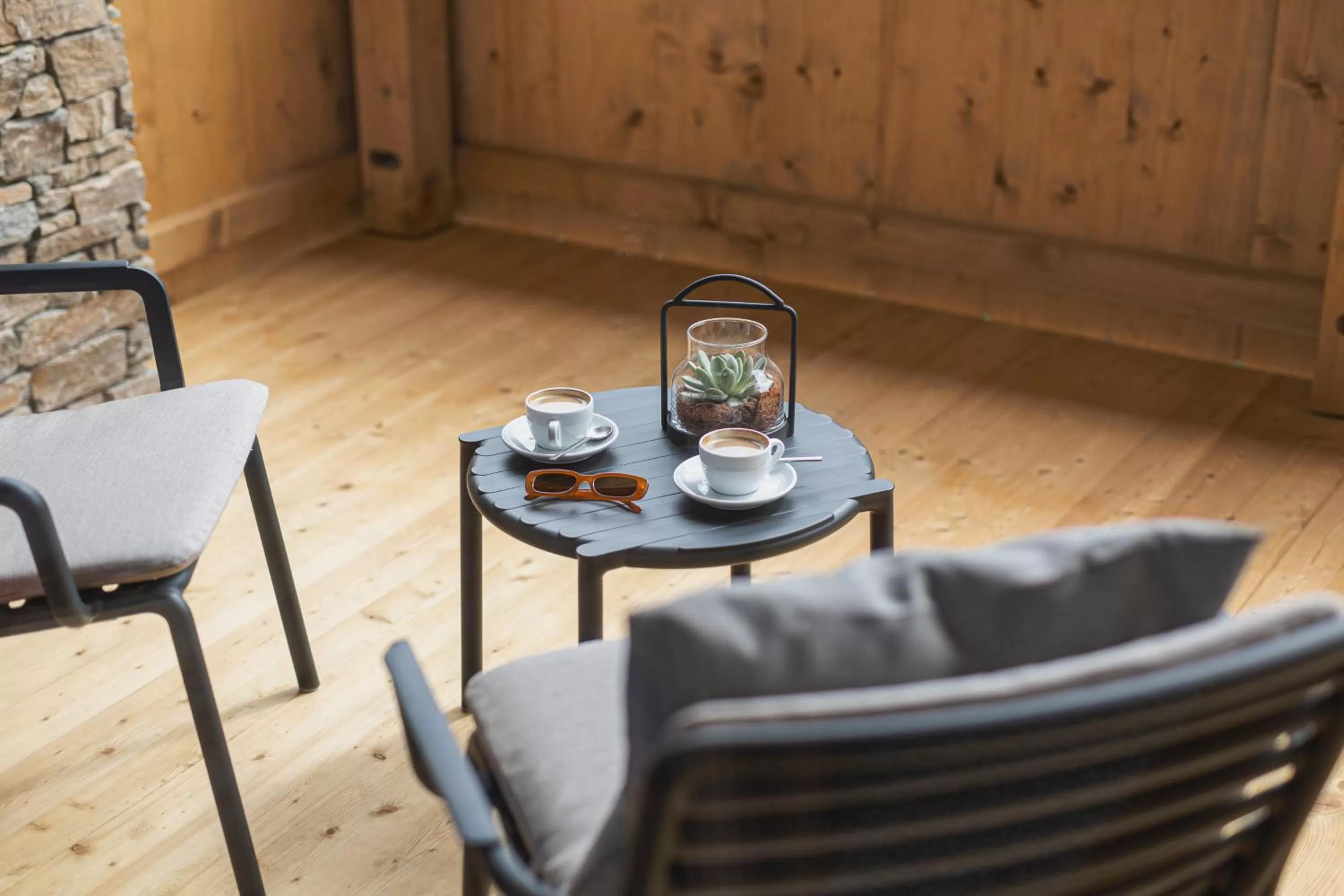 Balcony/Terrace, Seating Area in Puitalm - Natur I Apart I Hotel
