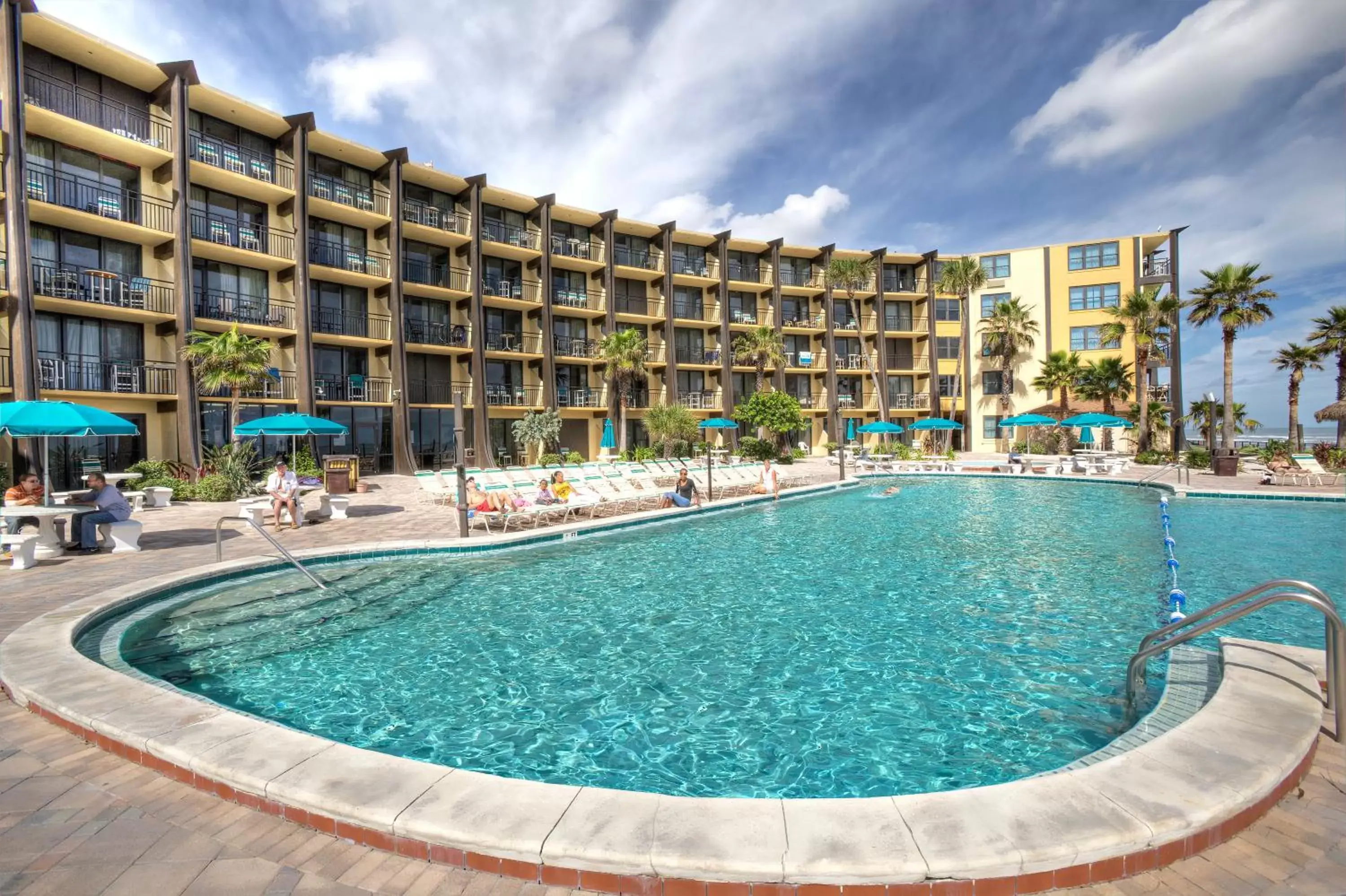 Swimming pool, Property Building in Daytona Beach Hawaiian Inn