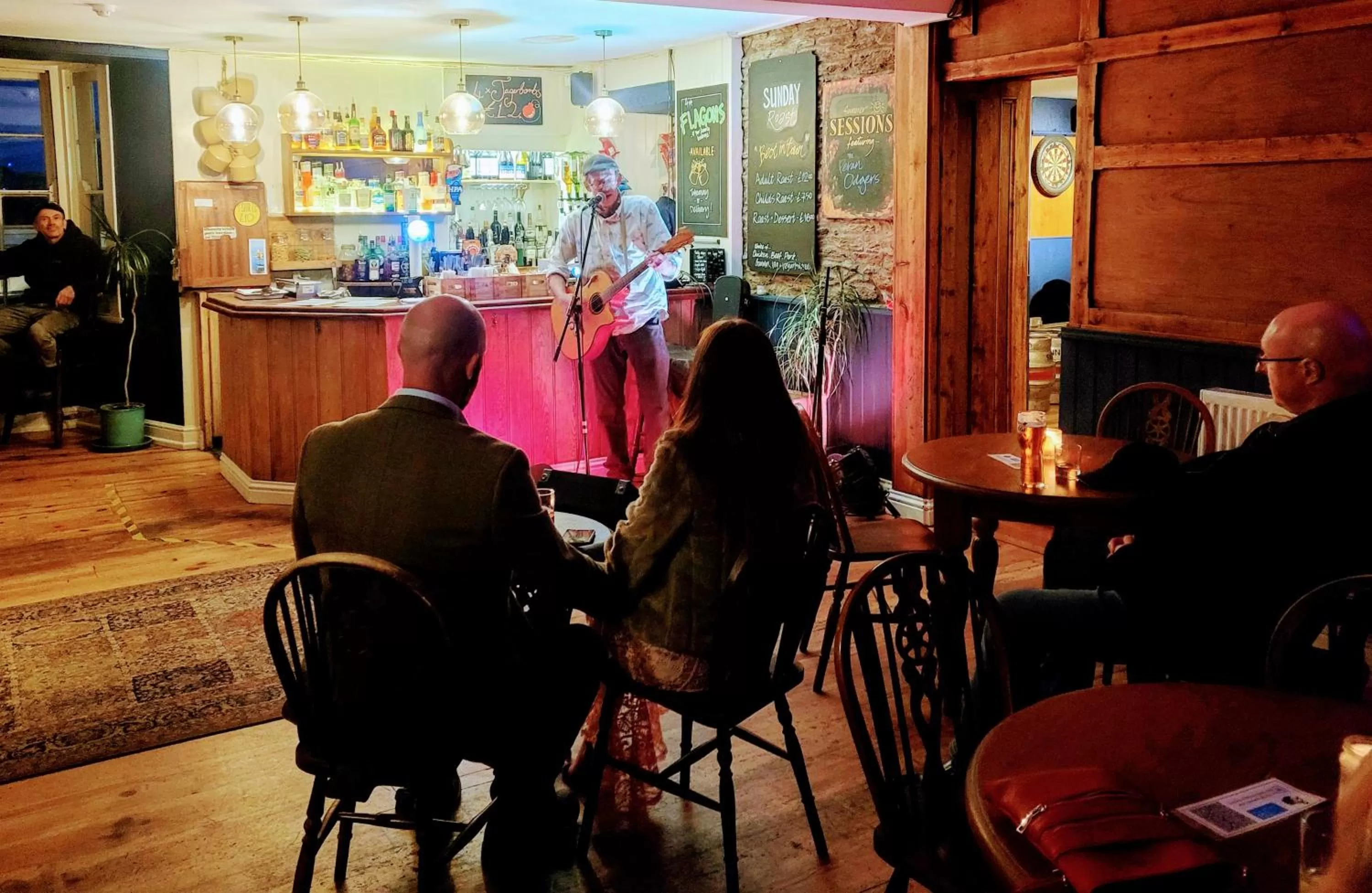 Lounge or bar in Jacobs Ladder Inn