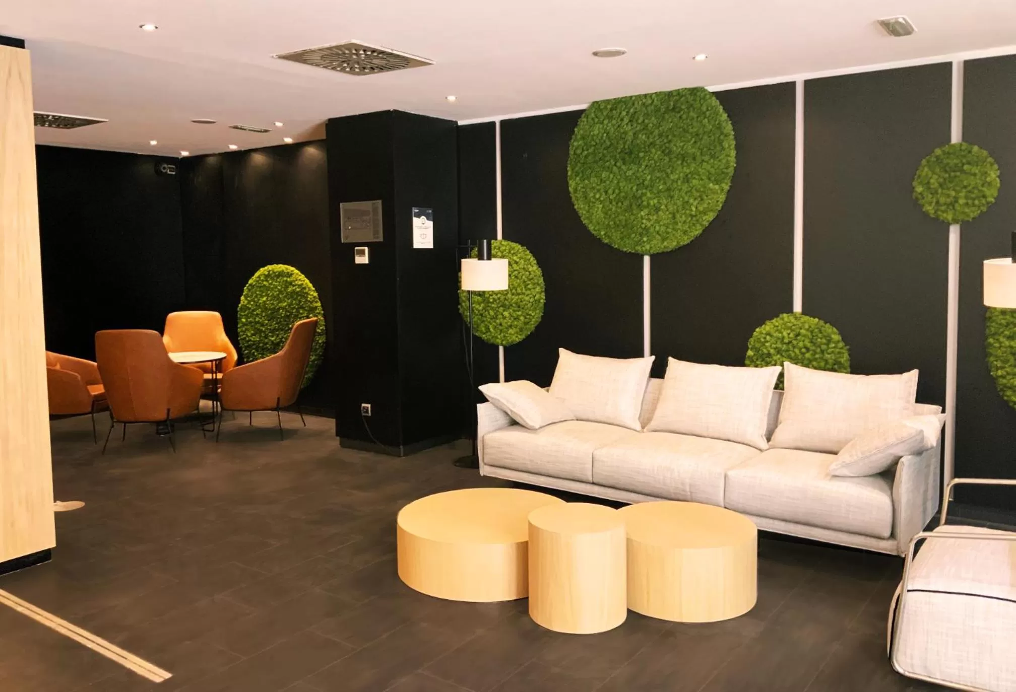 Lobby or reception in Ilunion Almirante