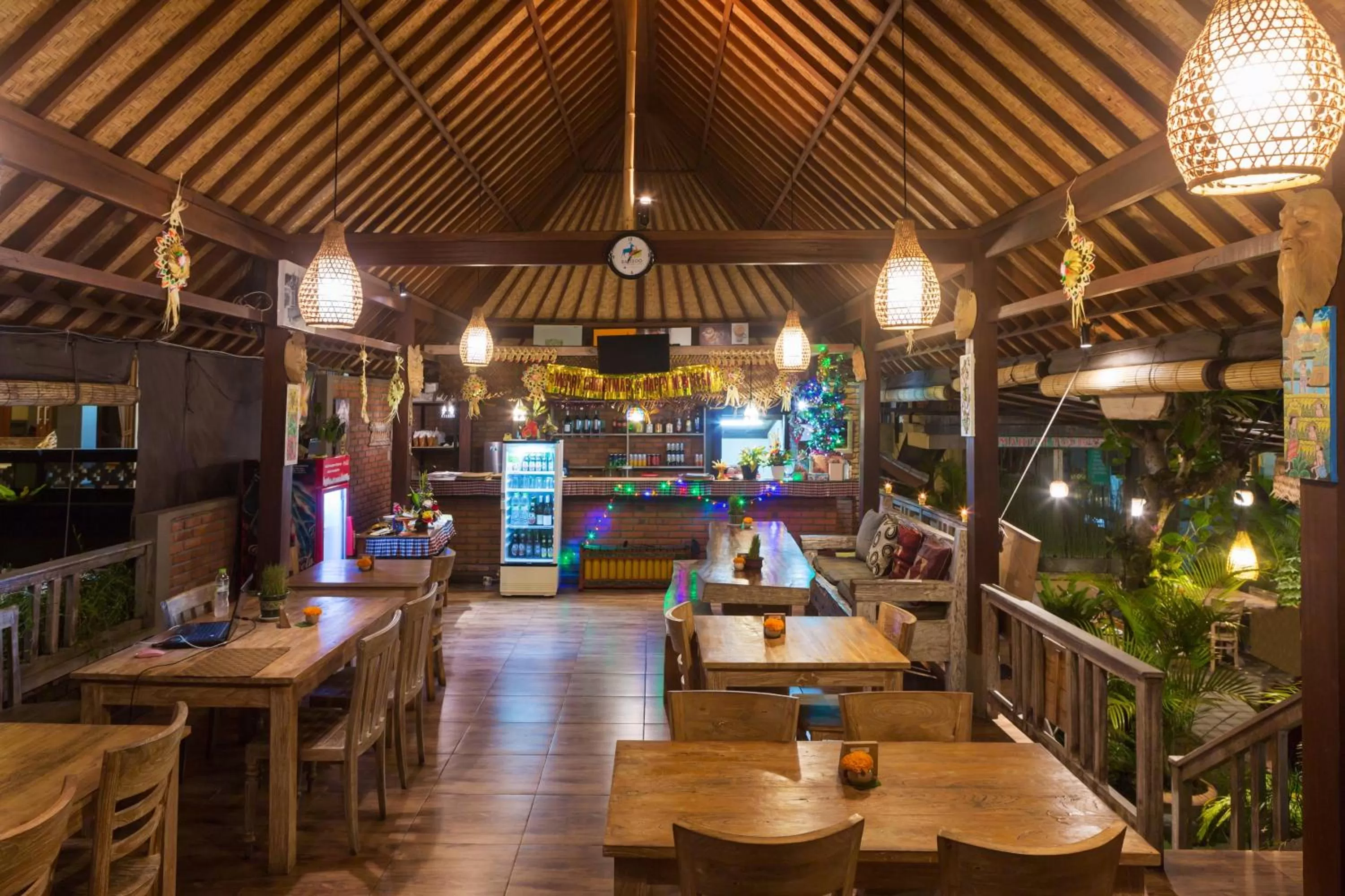 Restaurant/places to eat in Kiskenda Cottages & Restaurant