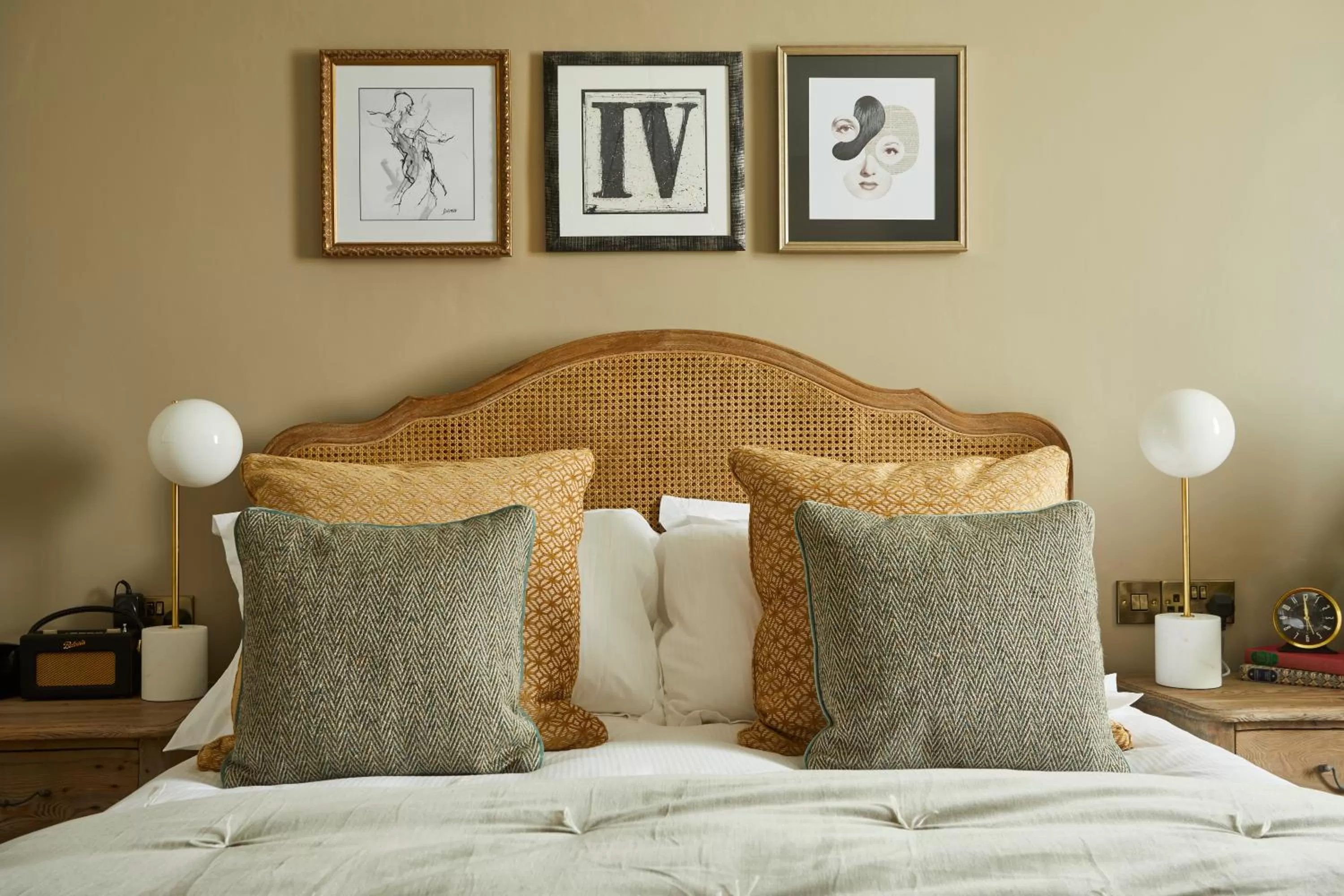 Bed in Broad Street Townhouse