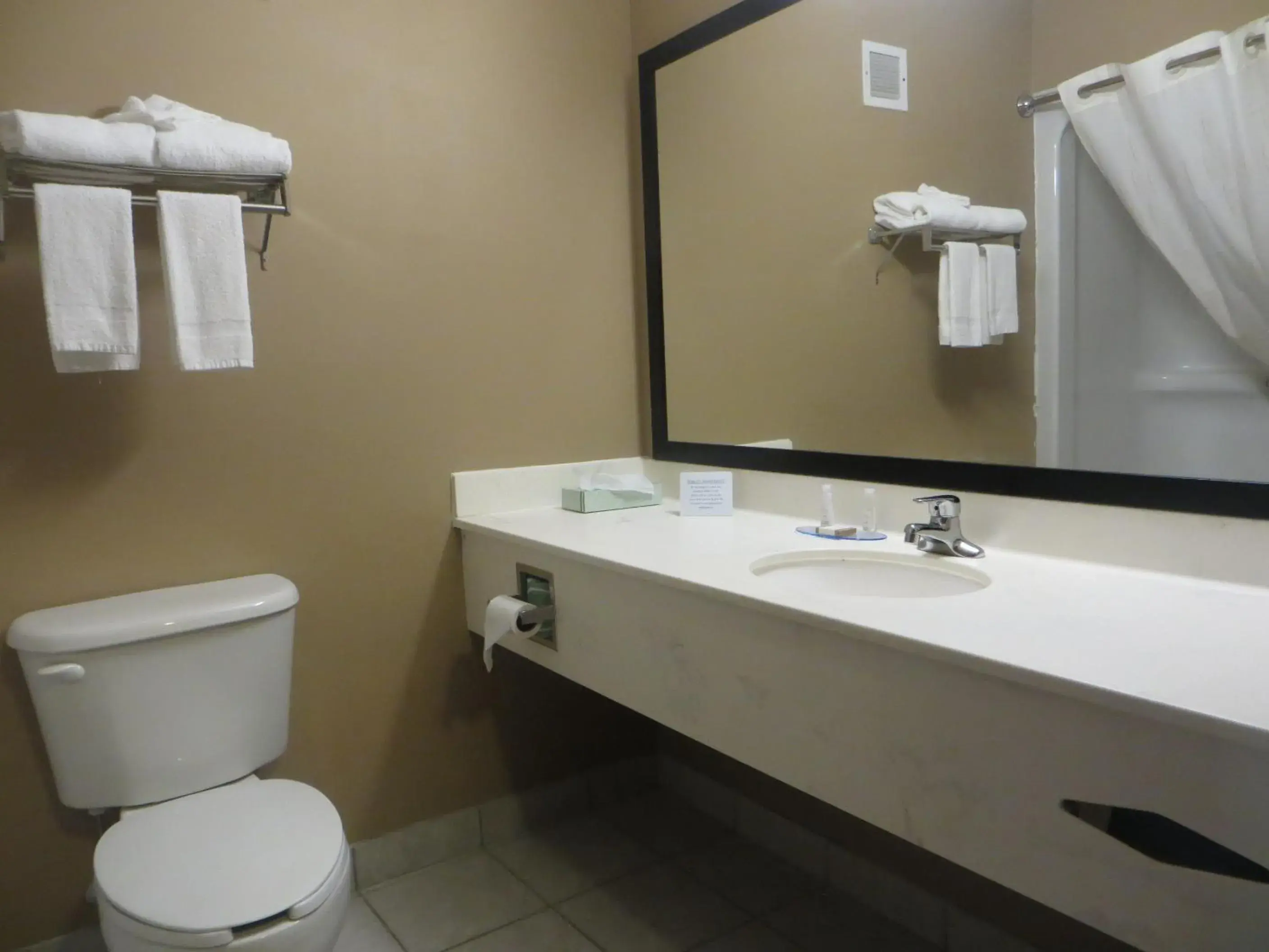 King Room - Disability Access - Non-Smoking in Baymont by Wyndham New Buffalo