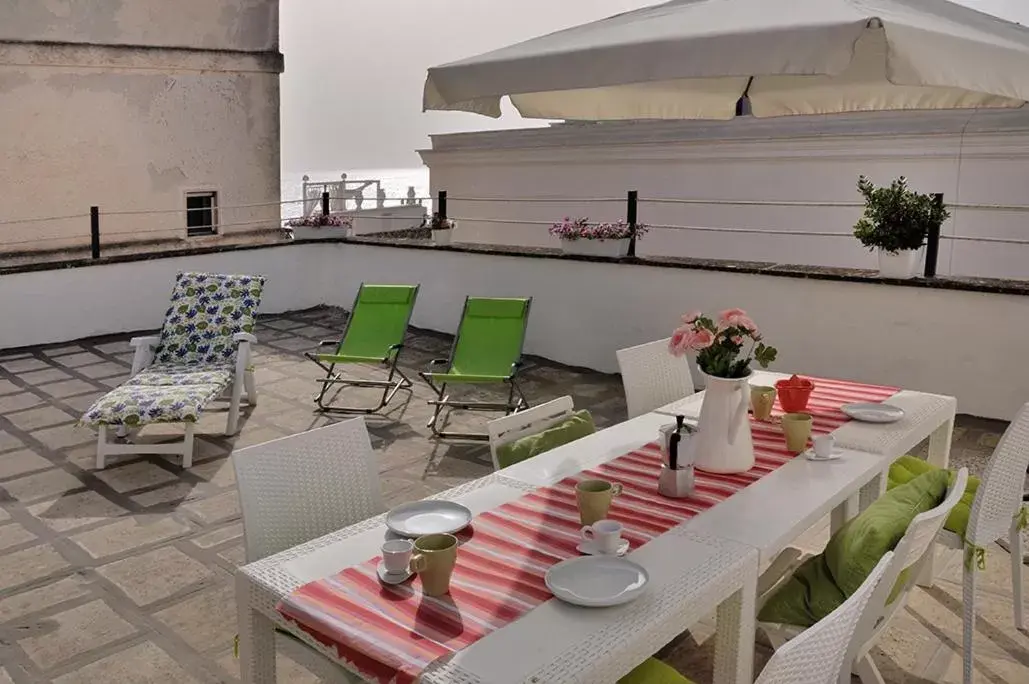 Two-Bedroom Apartment with Private Terrace and Sea View - Separate Building in Carpe Diem B&B e Case Vacanza Two-Bedroom Apartment with Private Terrace and Sea View - Separate Building in Carpe Diem B&B e Case Vacanza