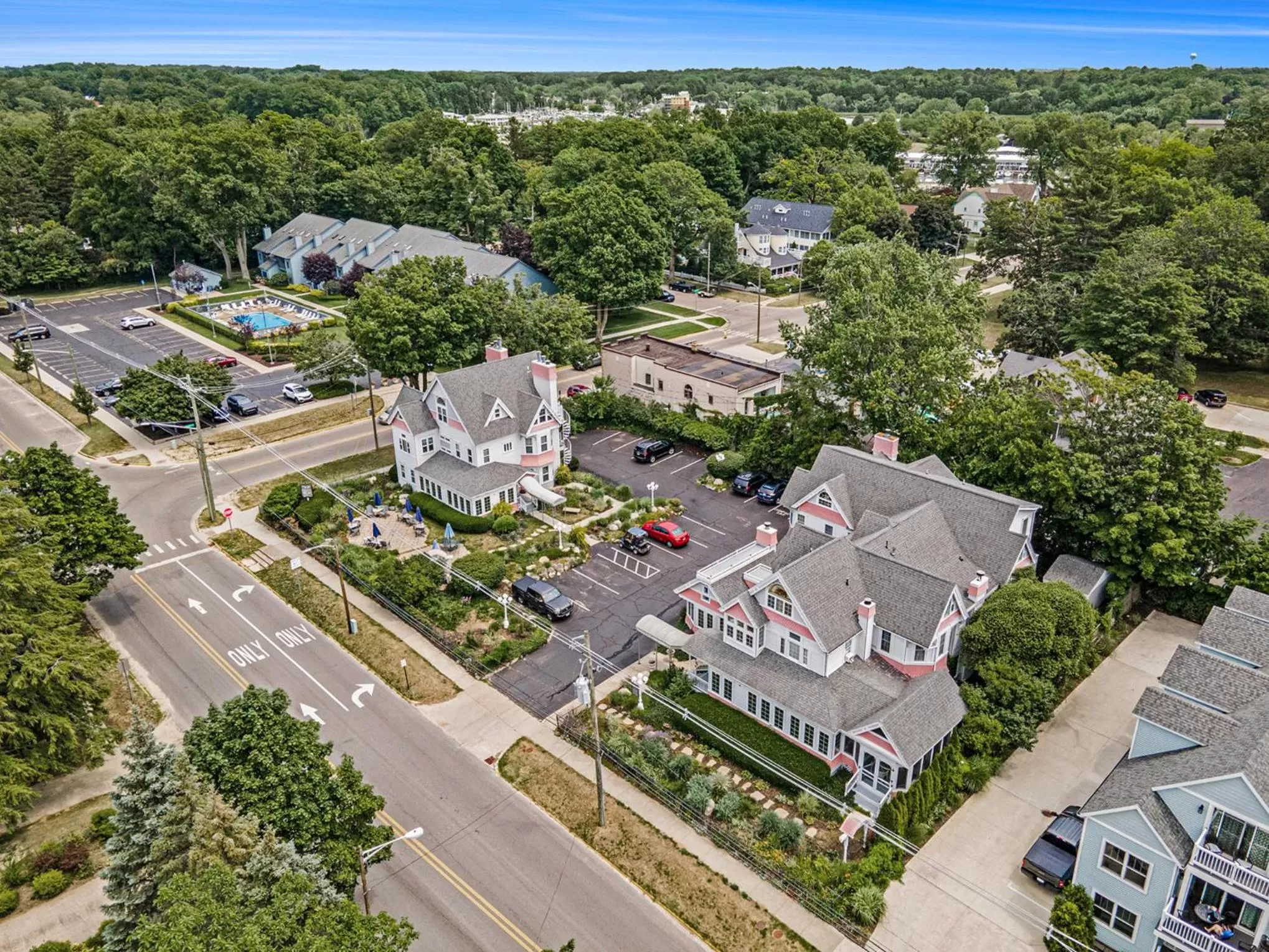 Property building in Yelton Manor Bed and Breakfast