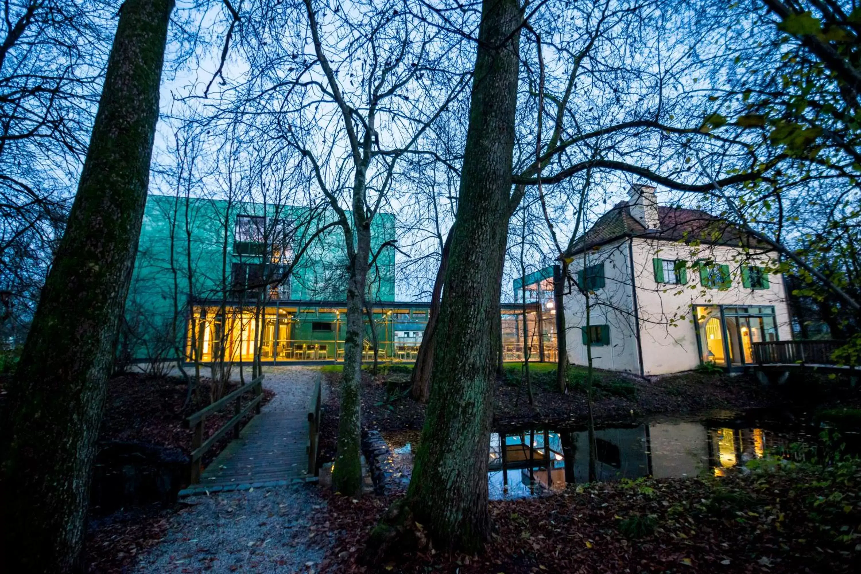 Facade/entrance, Property Building in Schlossparkhotel Mariakirchen