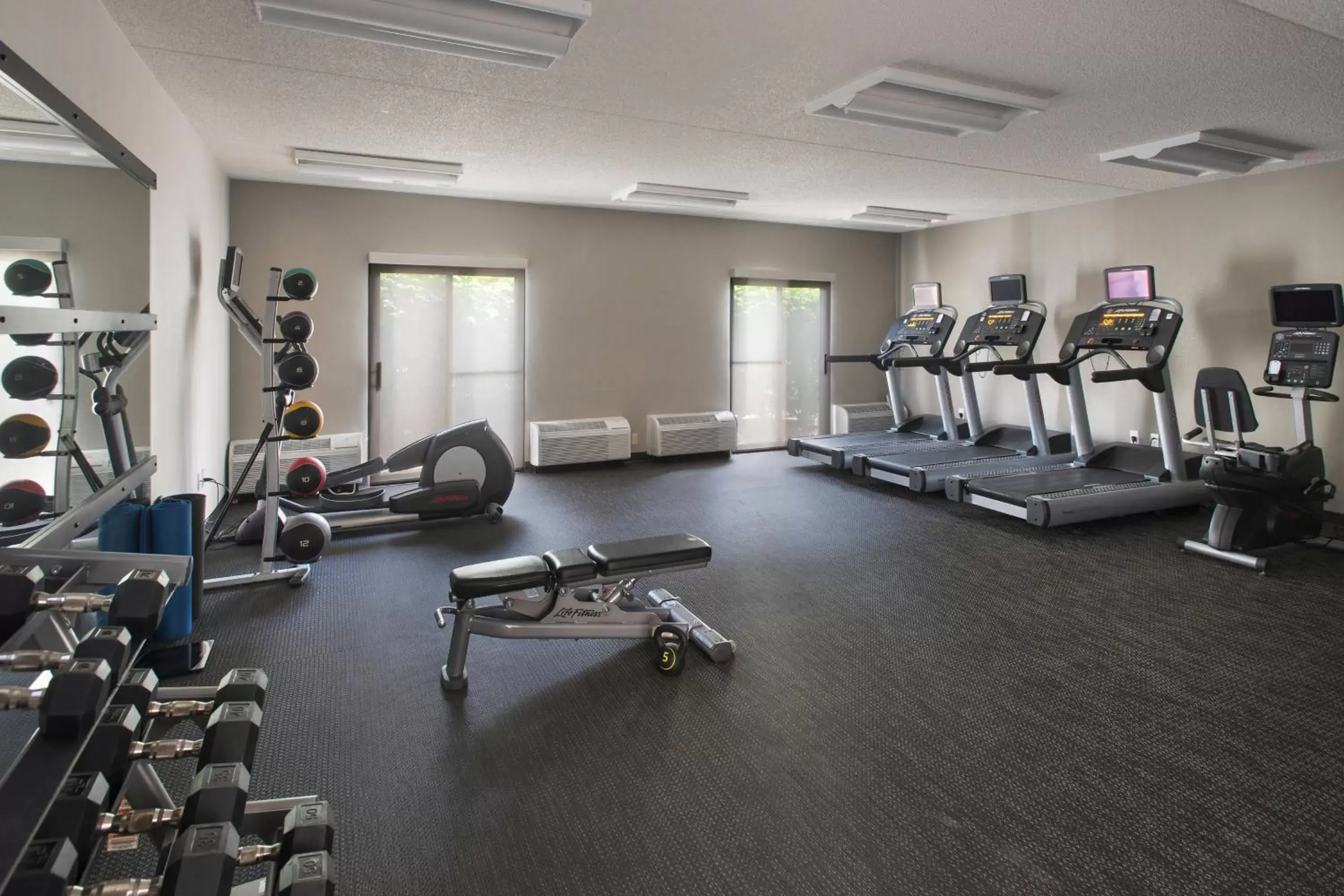 Fitness centre/facilities, Fitness Center/Facilities in Courtyard by Marriott Lincroft Red Bank