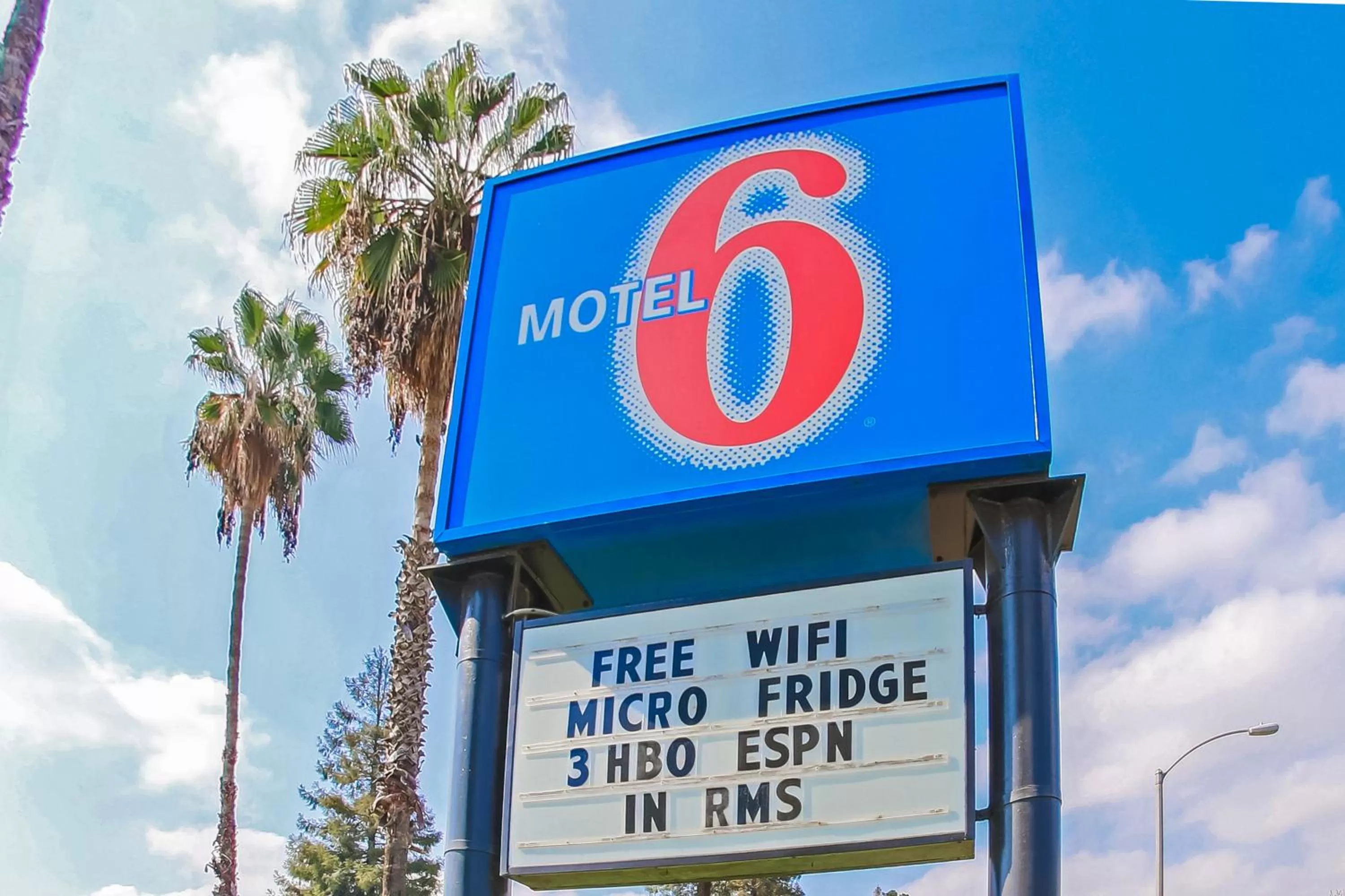 Facade/entrance in Motel 6-Visalia, CA