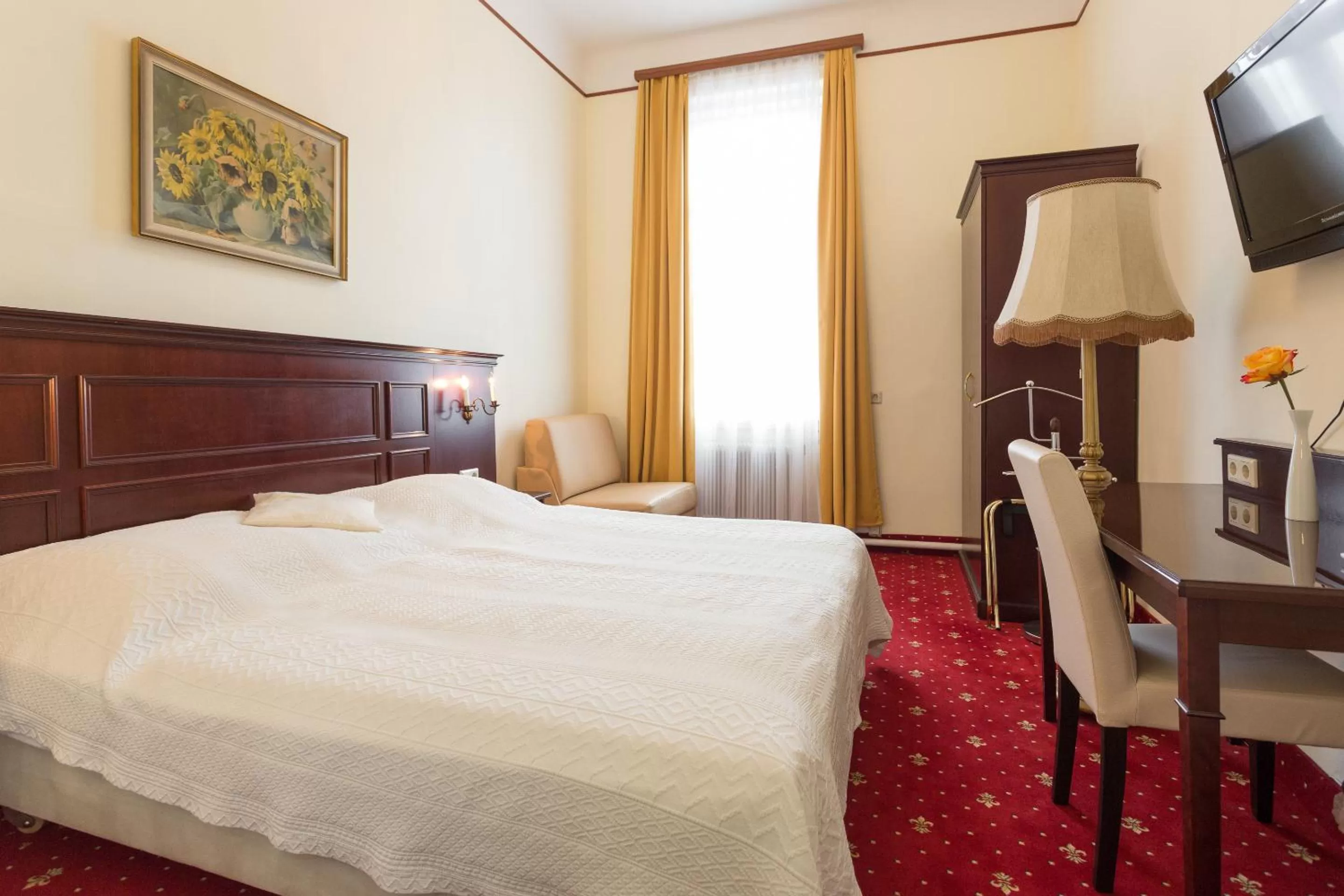 Photo of the whole room, Bed in Hotel Viktoria Schönbrunn