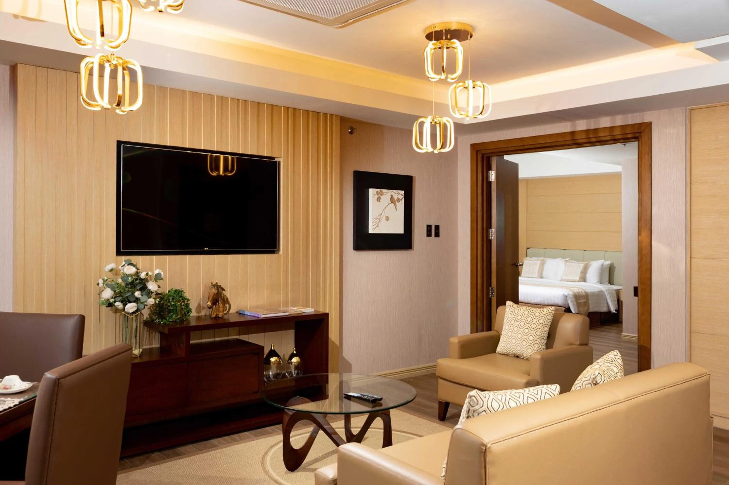 Bedroom in Best Western Plus Metro Clark