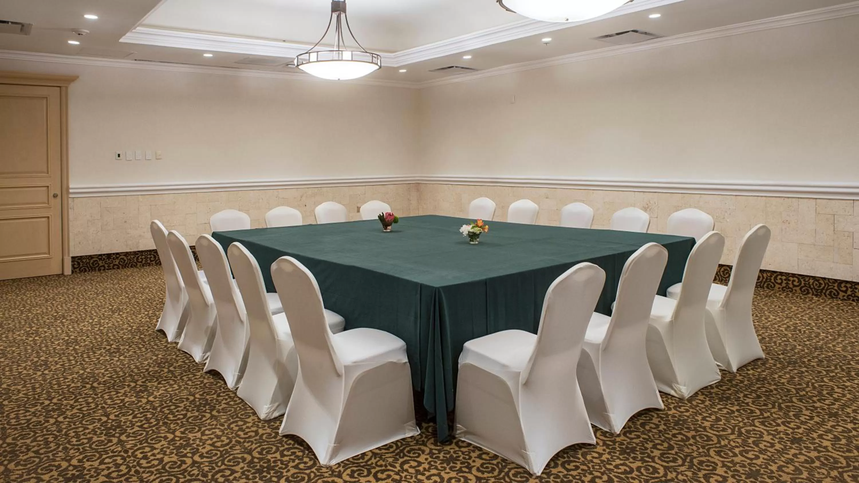 Meeting/conference room in Holiday Inn Queretaro Centro Historico by IHG
