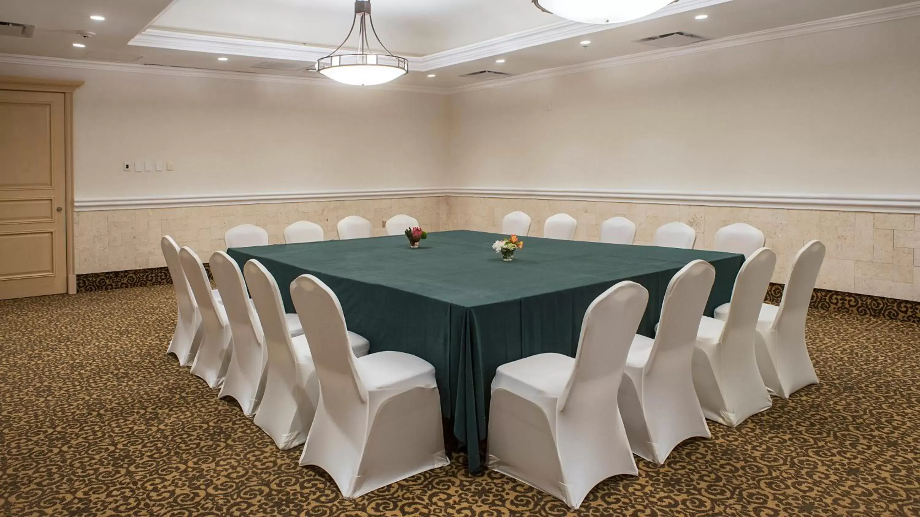 Meeting/conference room in Holiday Inn Queretaro Centro Historico, an IHG Hotel