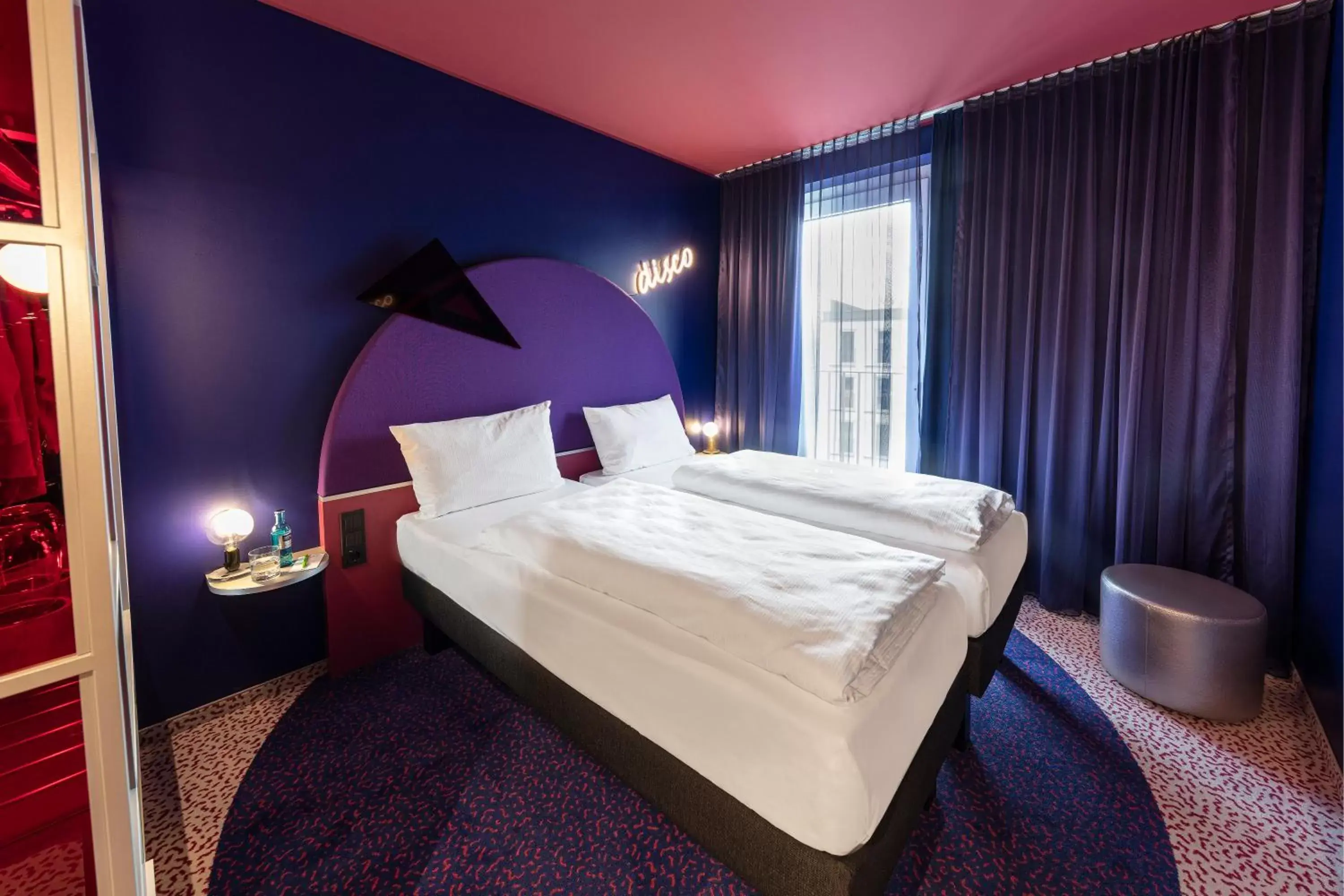 Photo of the whole room, Bed in ibis Styles Muenchen Perlach