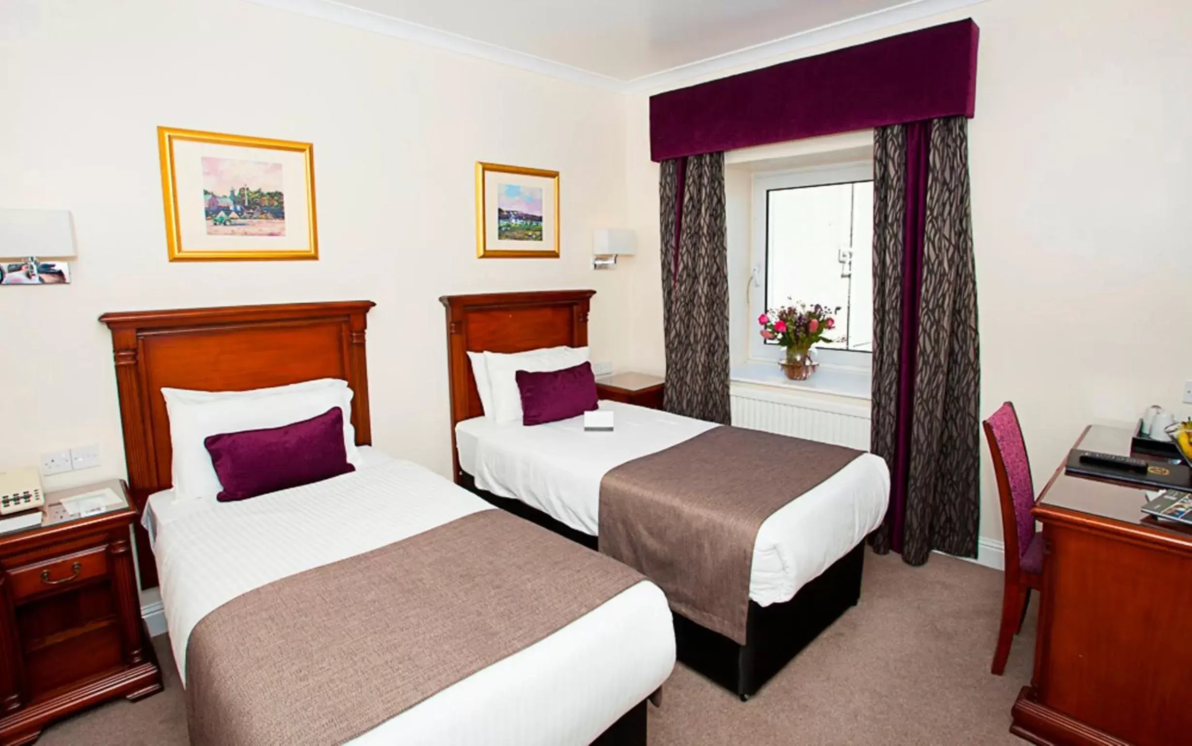 Bed in Aberdeen Douglas Hotel