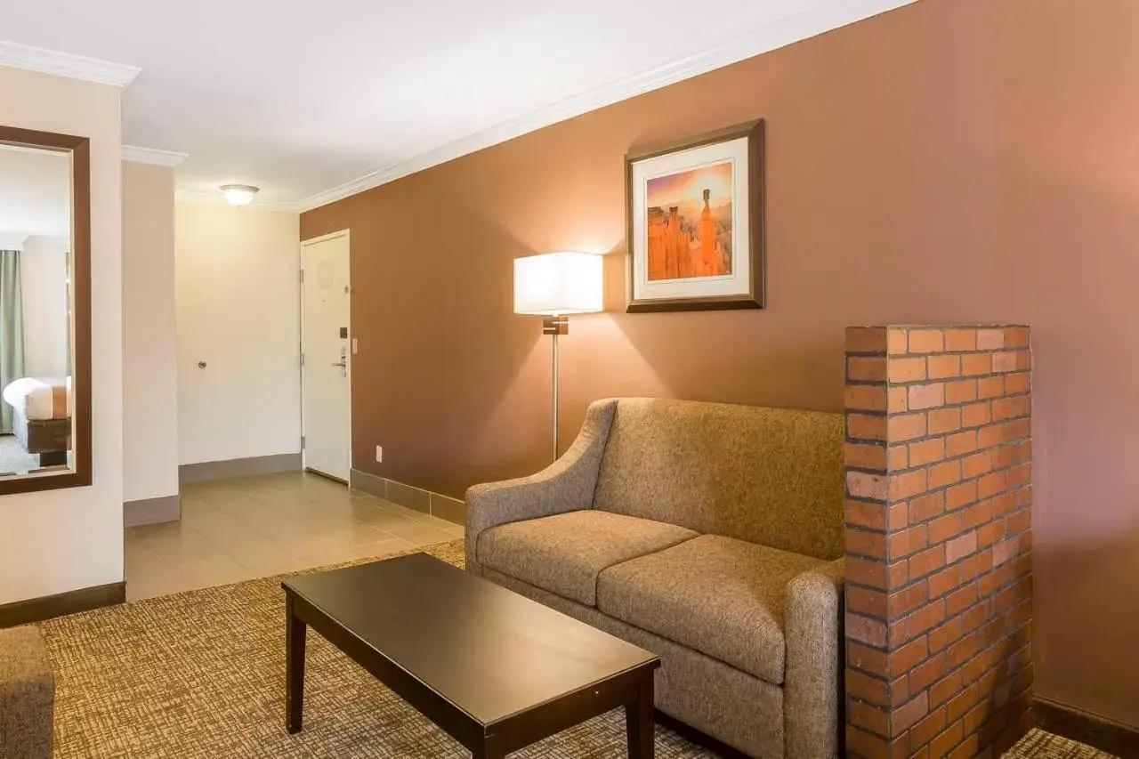 Seating Area in Comfort Inn Murray – Salt Lake City South
