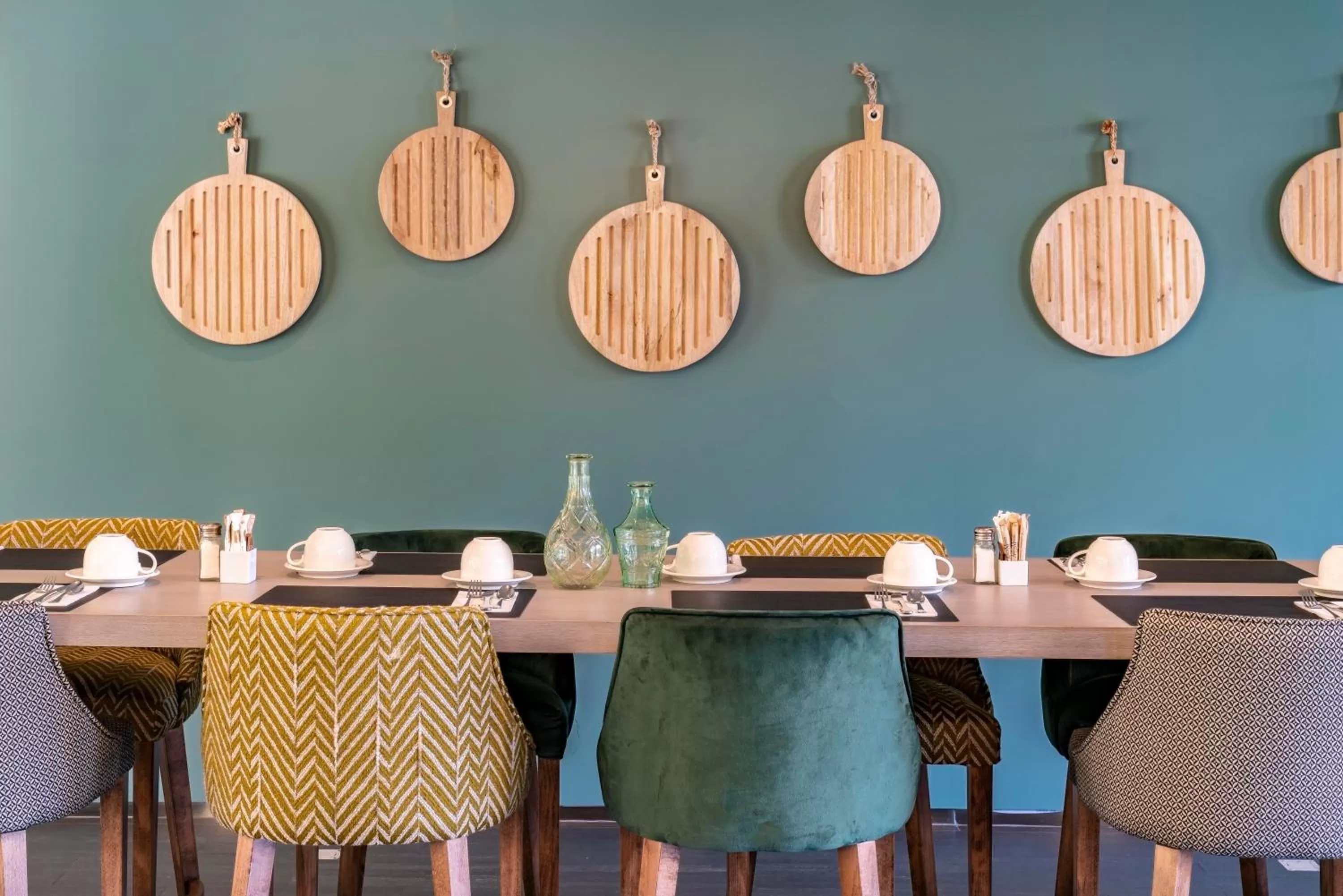 Restaurant/places to eat in Vincci Maritimo