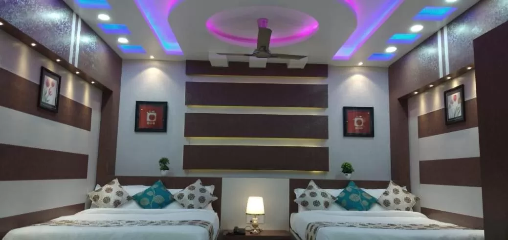 Bed in HOTEL CENTRAL SQUARE "A Couple Friendly Hotel"