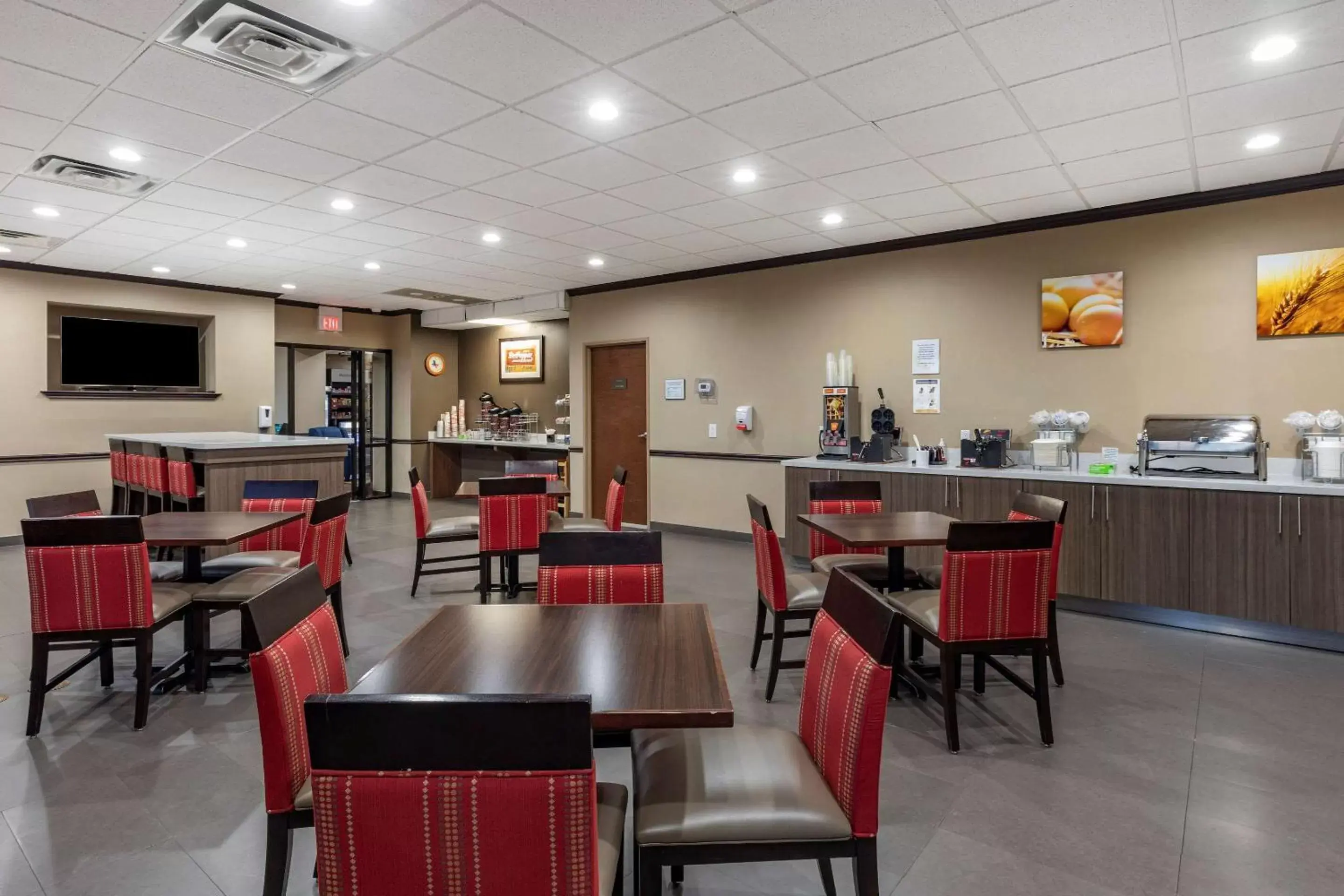 Restaurant/Places to Eat in Comfort Suites Waco Near University Area