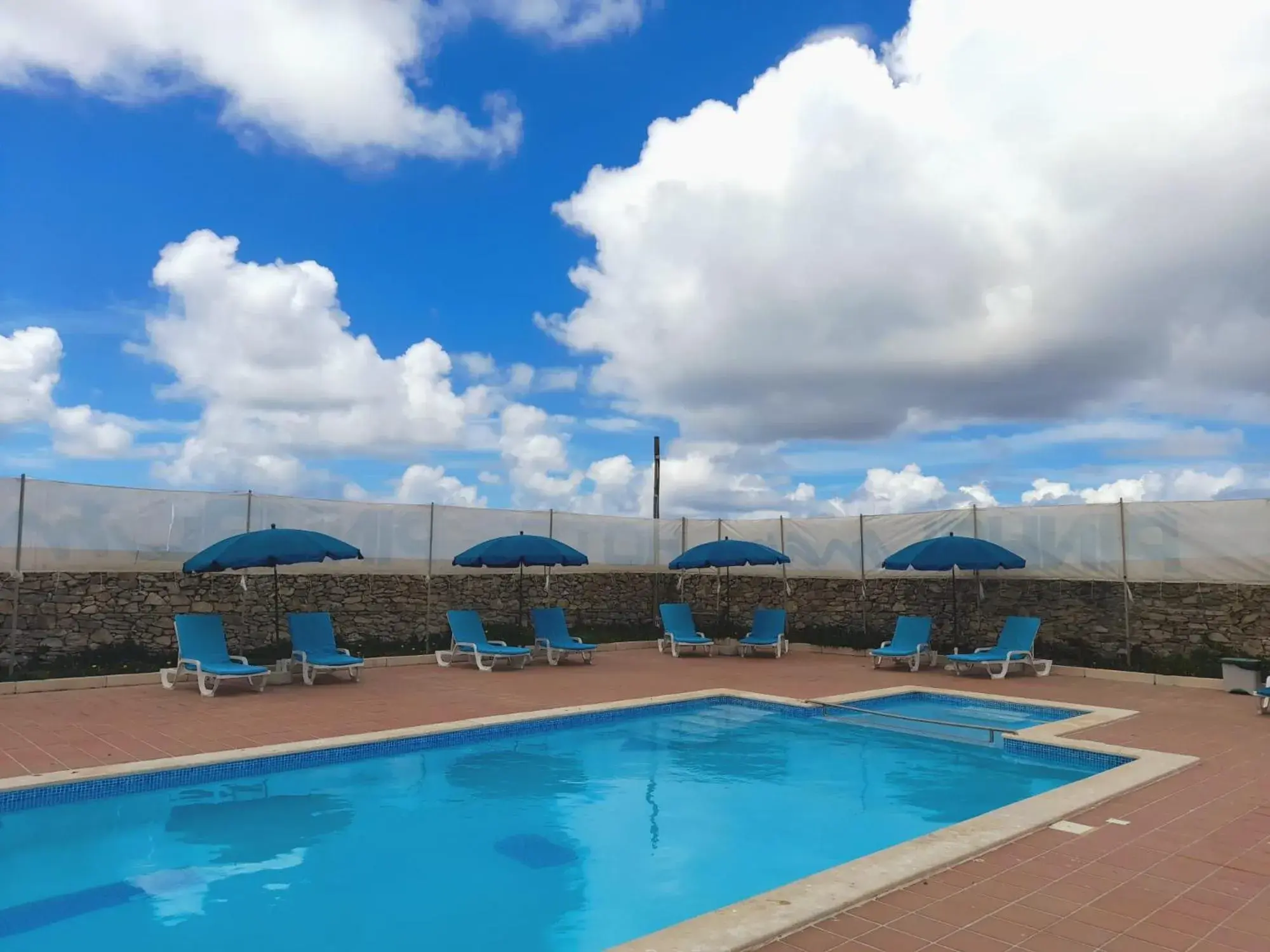 Swimming Pool in Hotel Pinhalmar