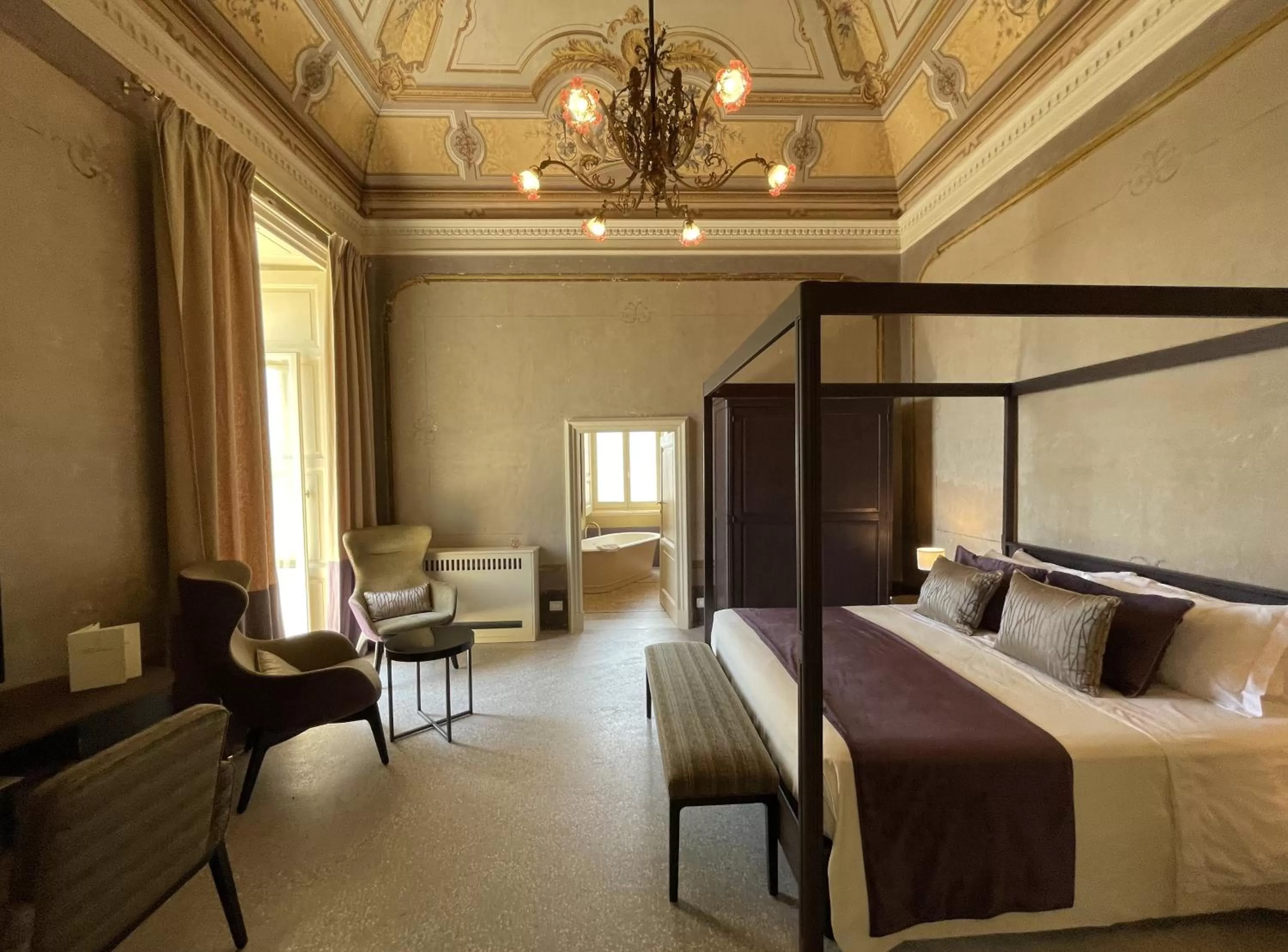 Deluxe King Suite in Palazzo Donna Elisabetta