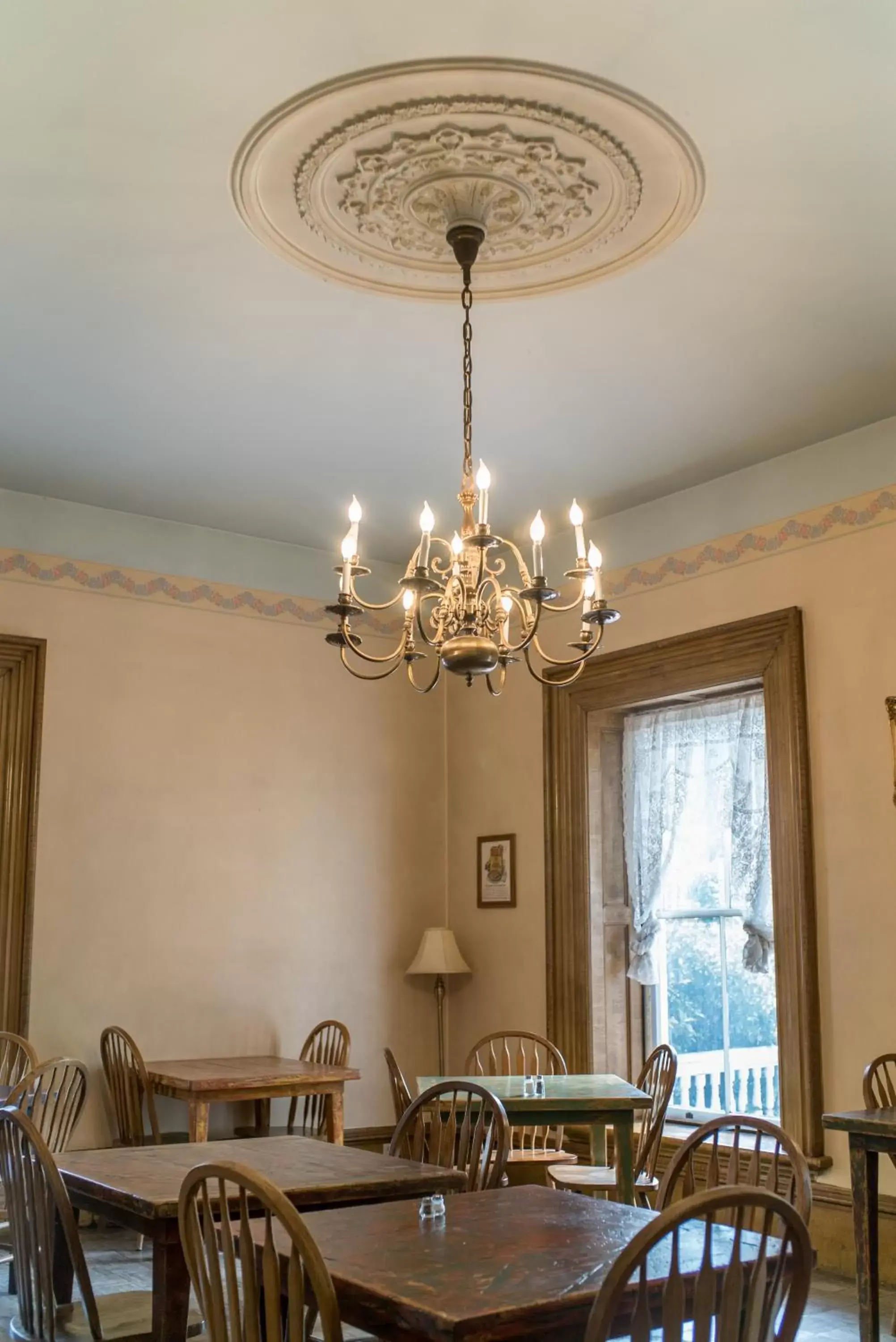 Communal lounge/ TV room, Seating Area in The Mulberry Inn -An Historic Bed and Breakfast