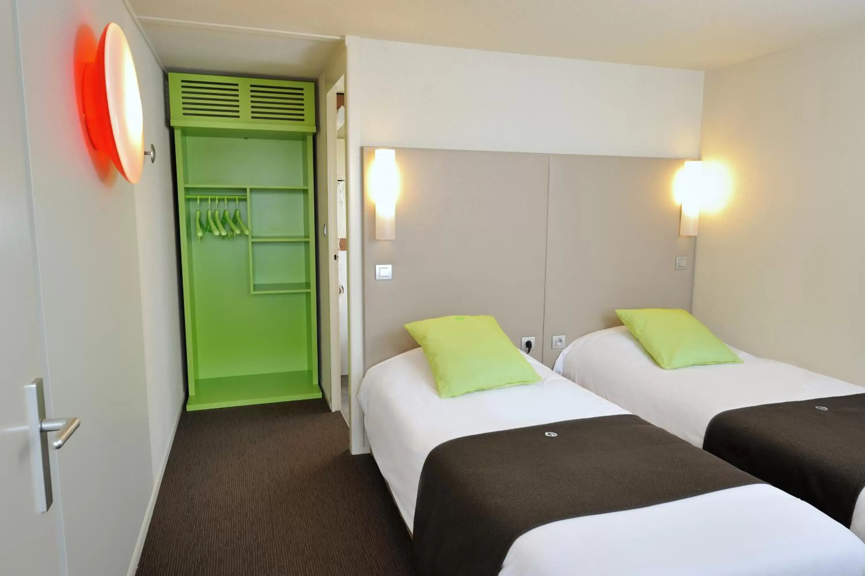 Bed in Campanile Lorient - Lanester