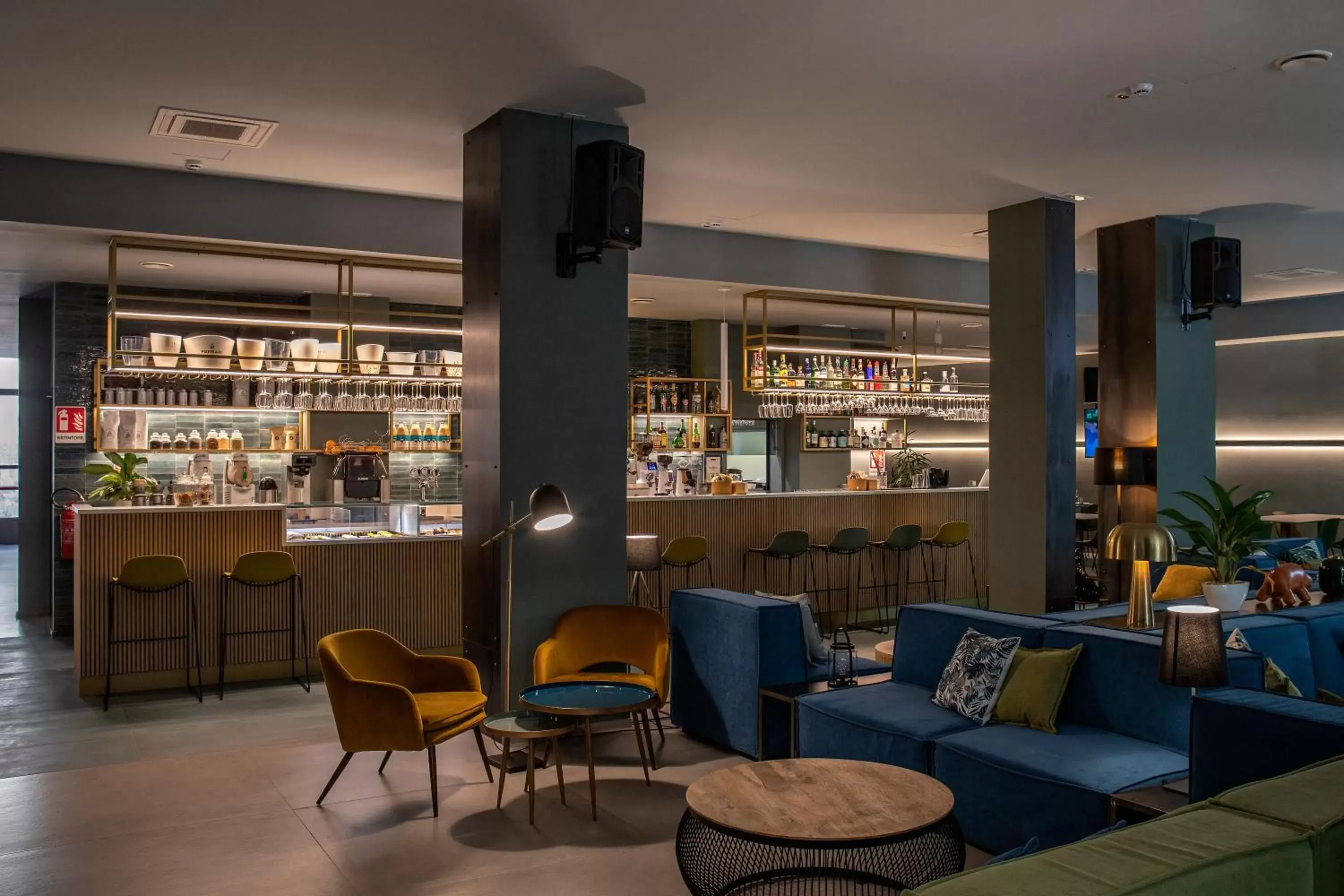 Nightclub / DJ, Lounge/Bar in Arryvo Hotel