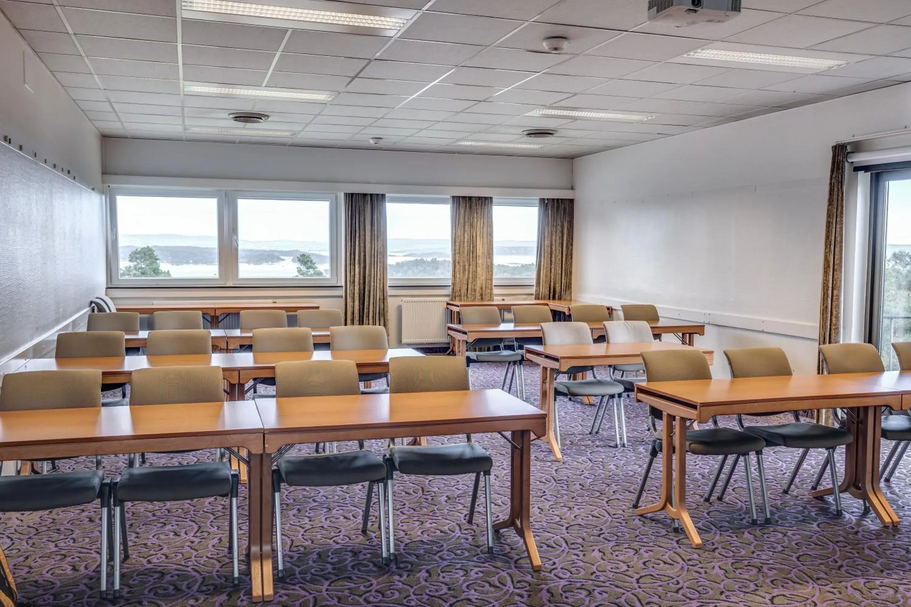 Meeting/conference room in Quality Hotel Leangkollen