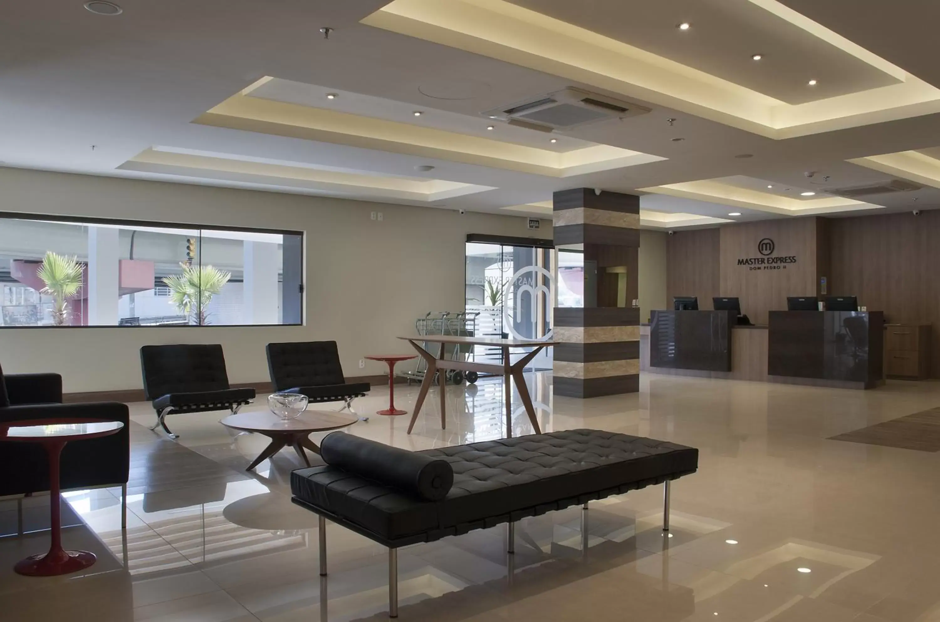 Lobby or reception in Master Express Dom Pedro II - próximo ao Consulado Americano e Aeroporto Lobby or reception in Master Express Dom Pedro II - próximo ao Consulado Americano e Aeroporto