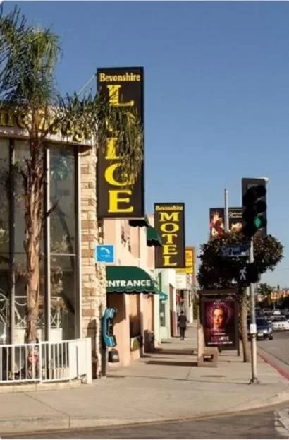 Facade/entrance in Bevonshire Lodge Motel