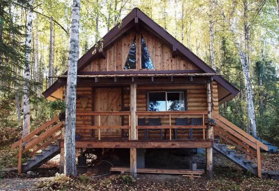 Property Building in Talkeetna Lakeside Cabins