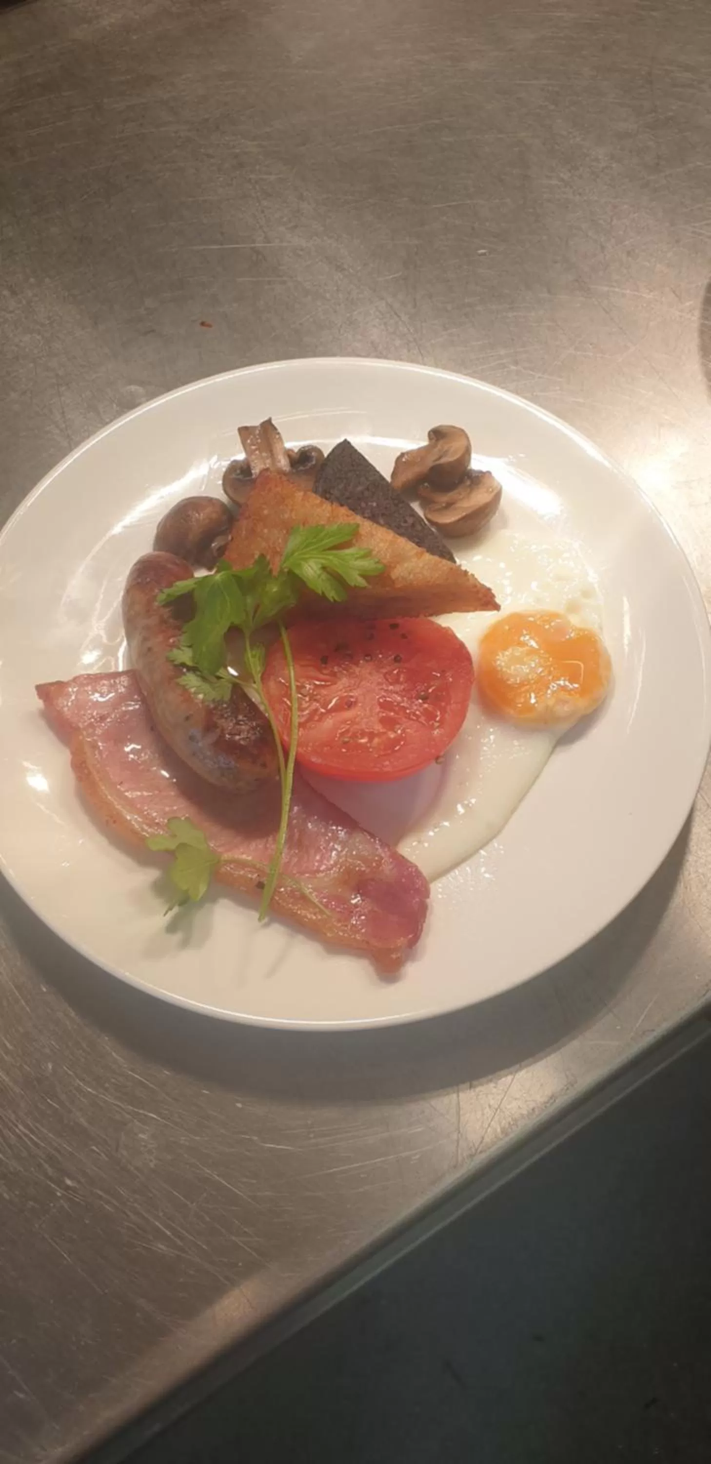 Food in The Emmbrook Inn Hotel