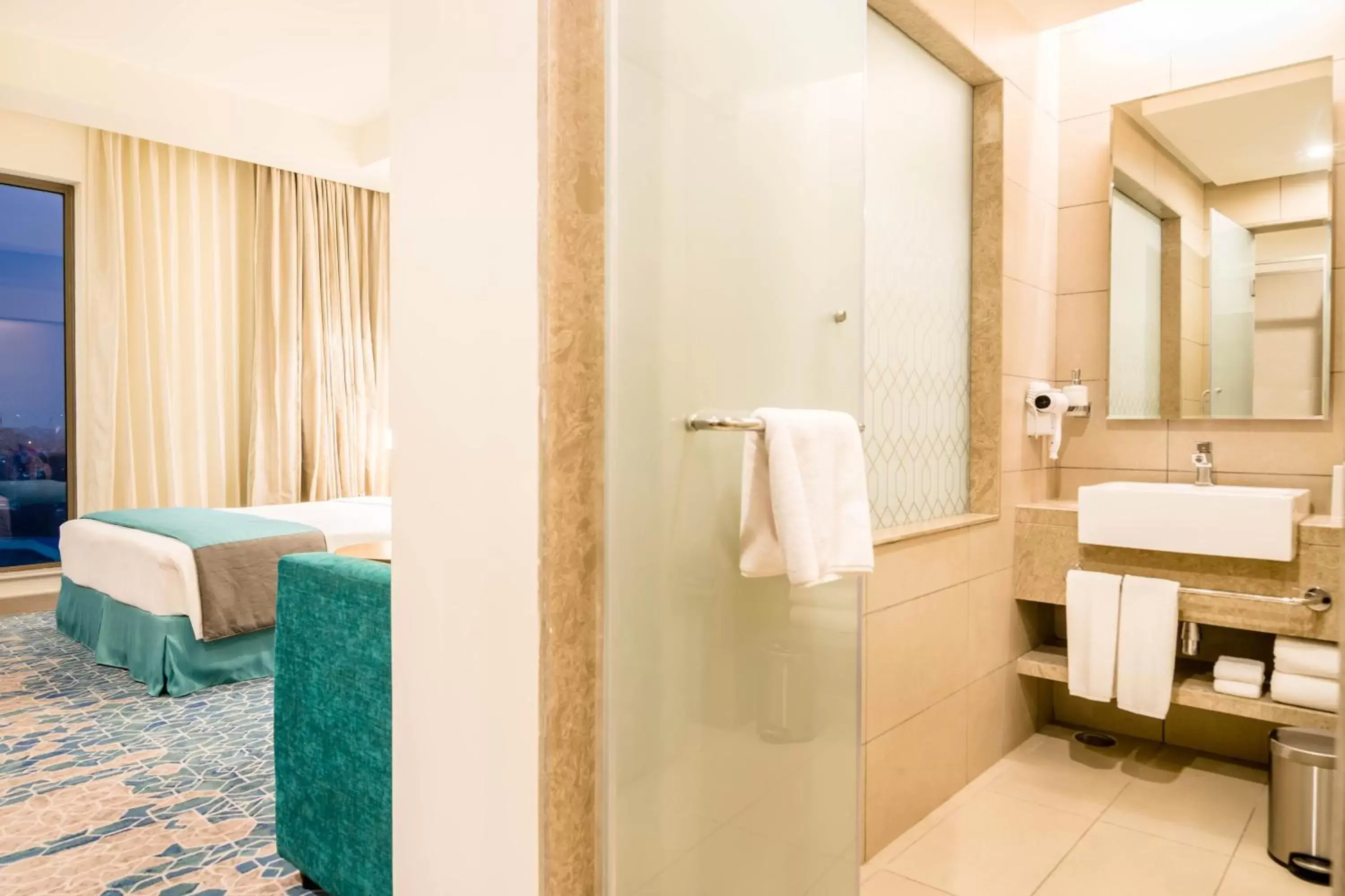 Bathroom, Bed in Holiday Inn Express Kolkata Airport by IHG Bathroom, Bed in Holiday Inn Express Kolkata Airport by IHG