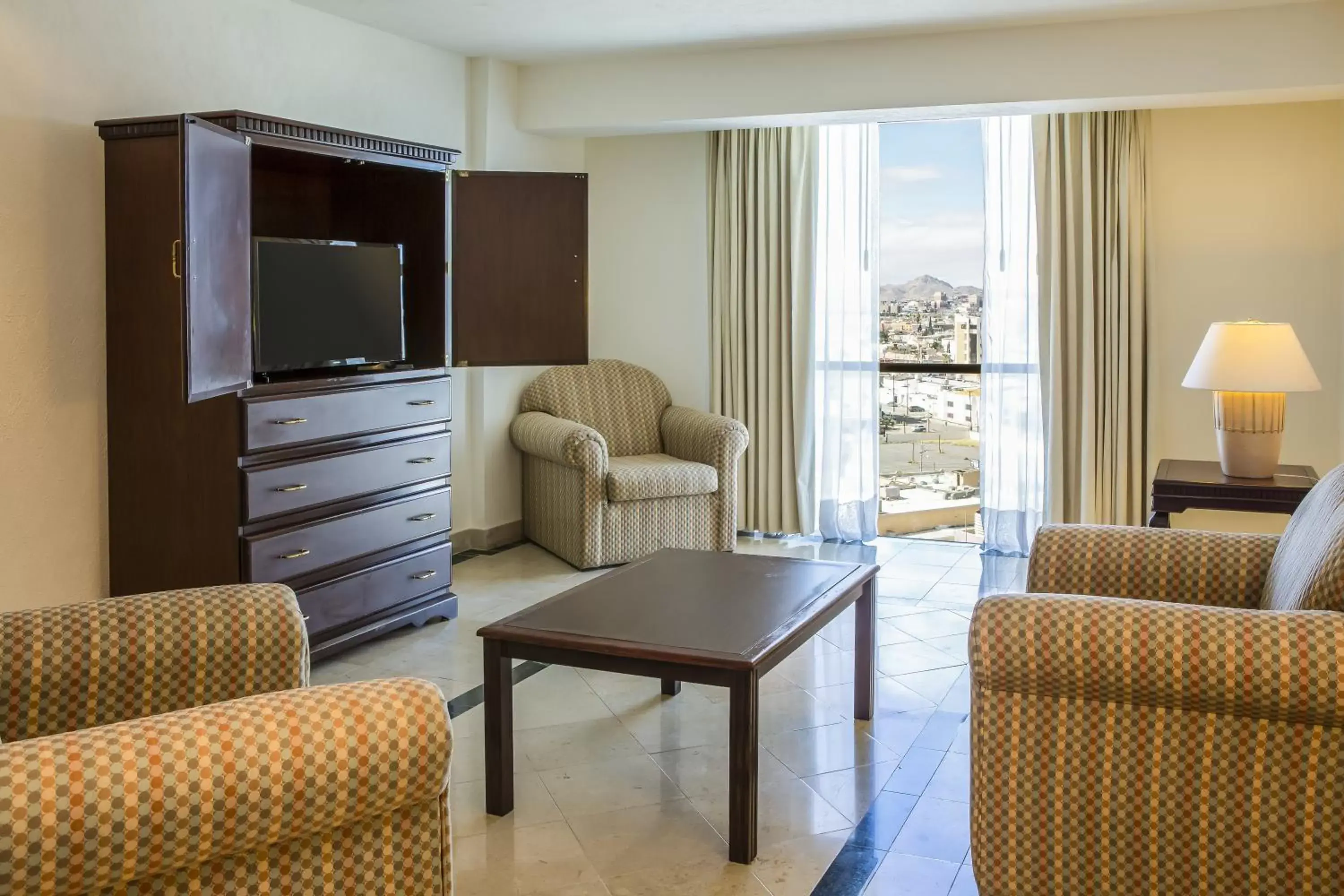 Photo of the whole room, Seating Area in Fiesta Inn Ciudad Juarez