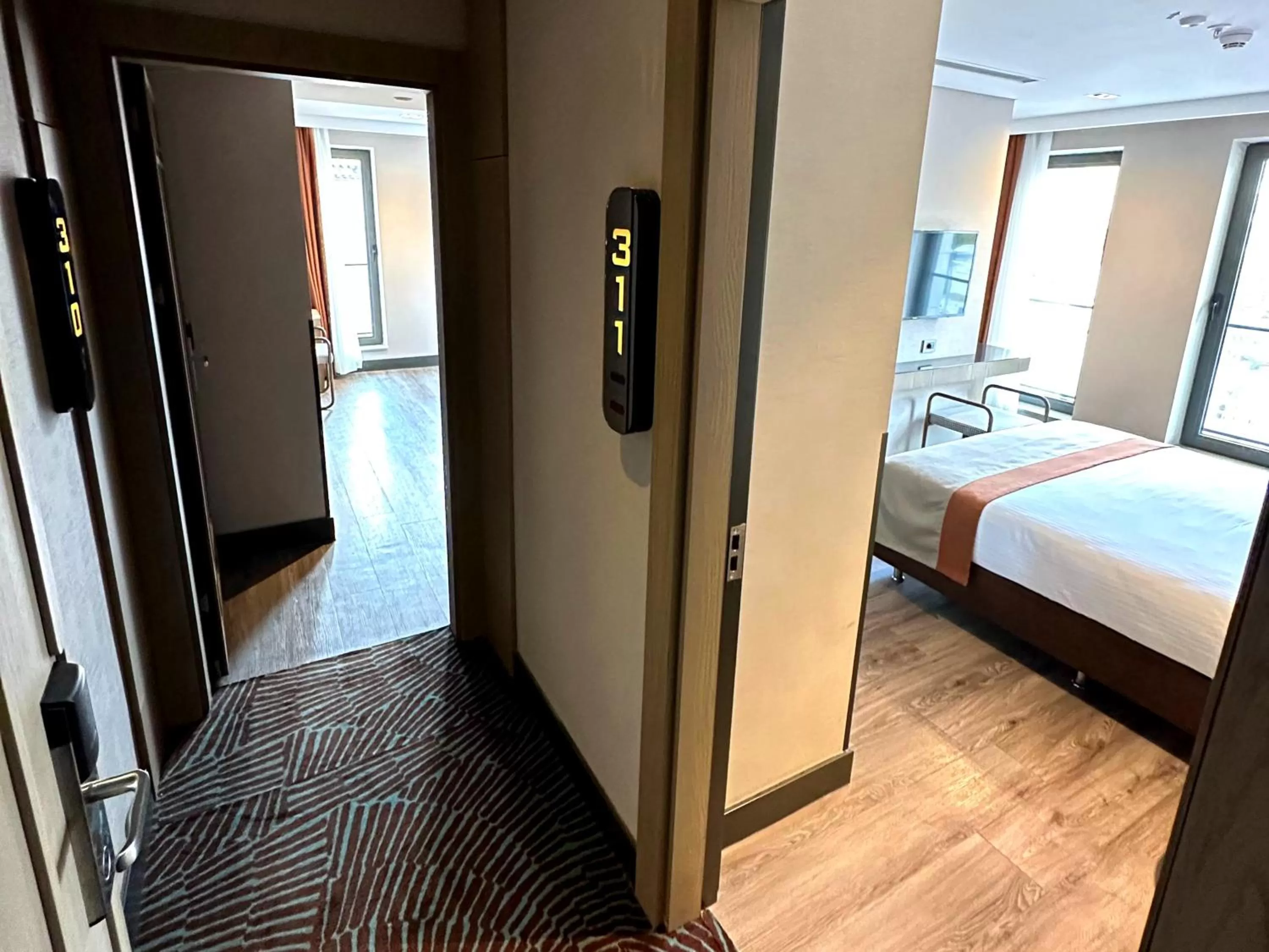 Facade/entrance, Bed in Edition Old City Hotel