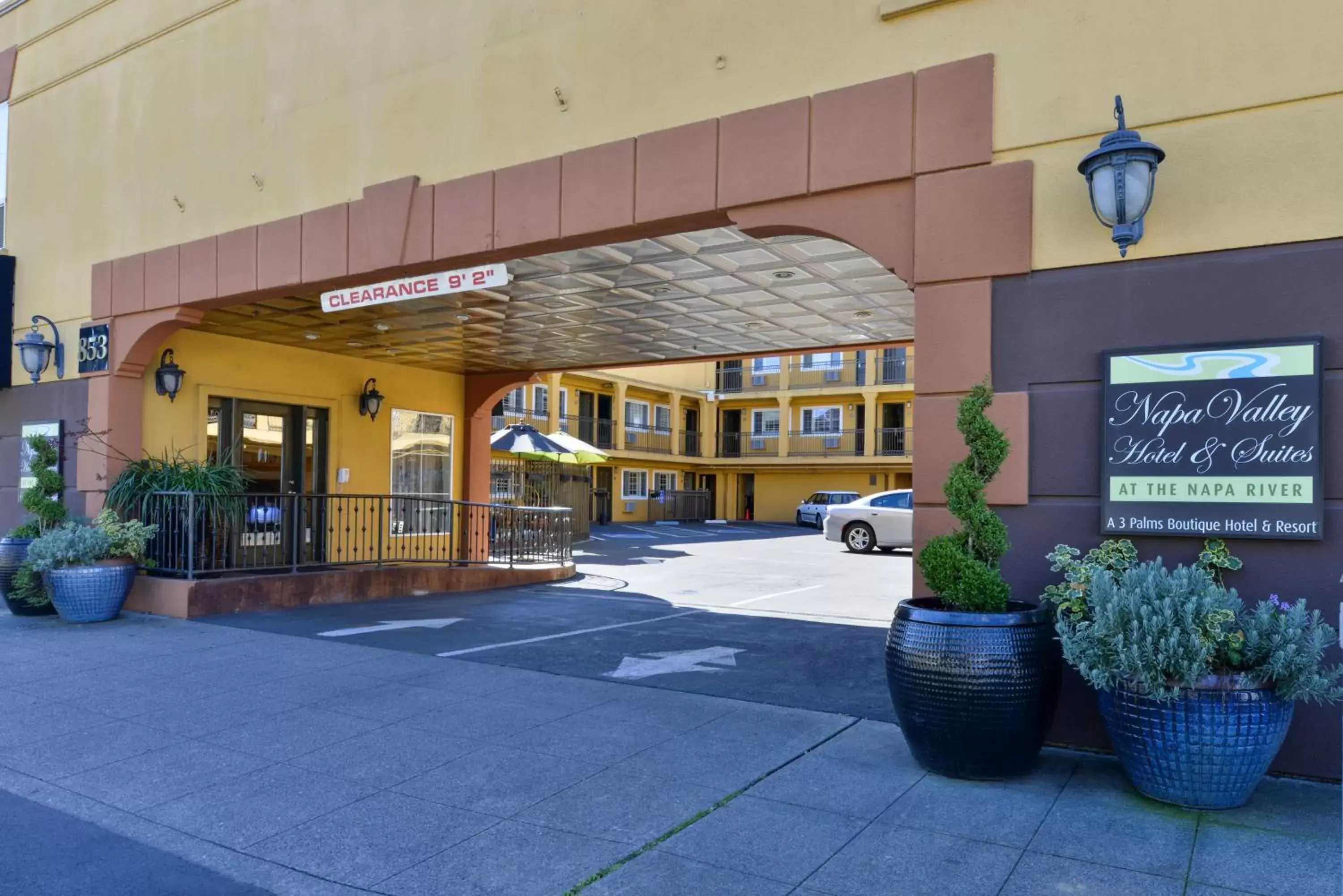 Facade/entrance in Napa Valley Hotel & Suites