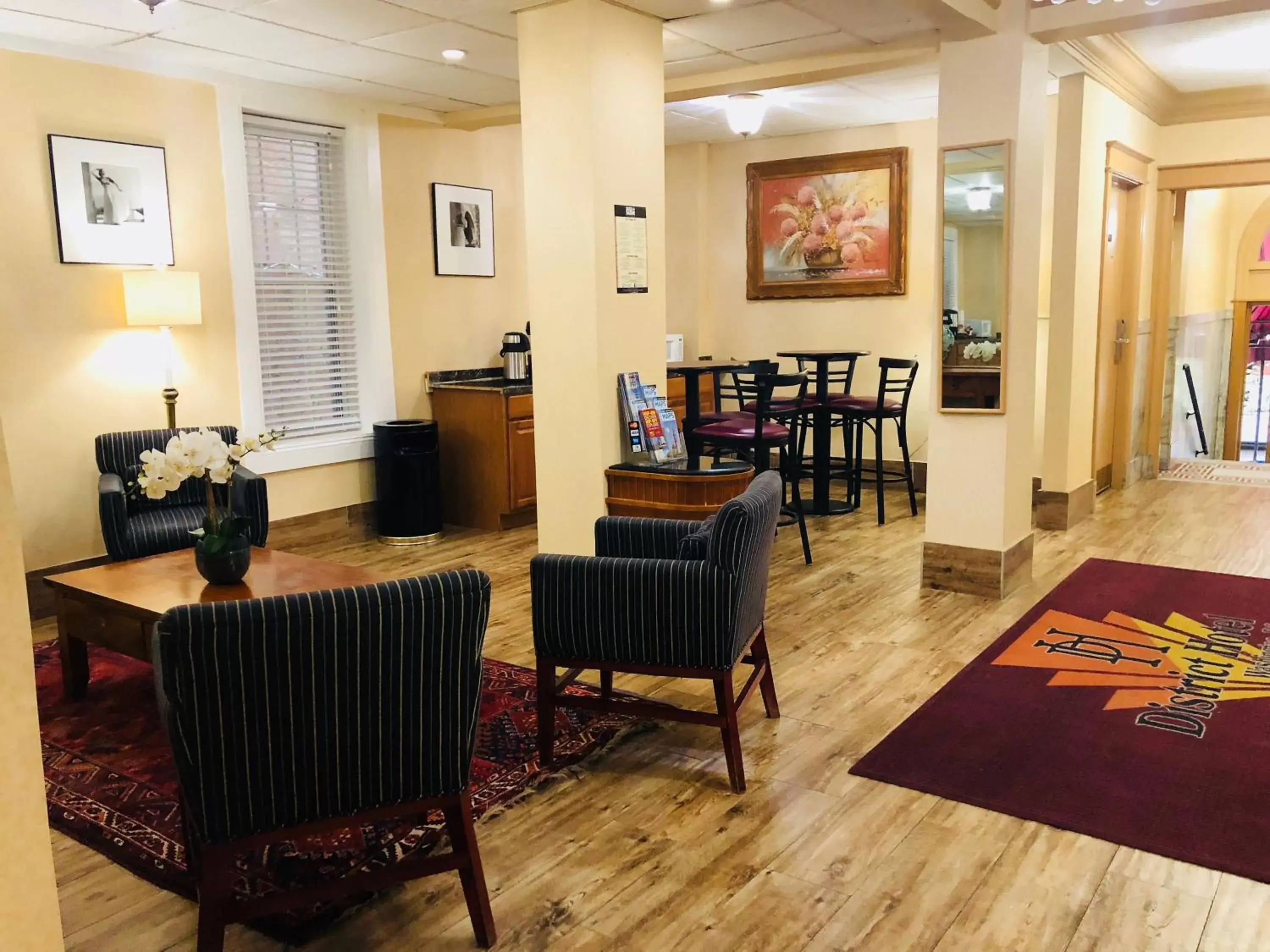 Seating Area in District Hotel