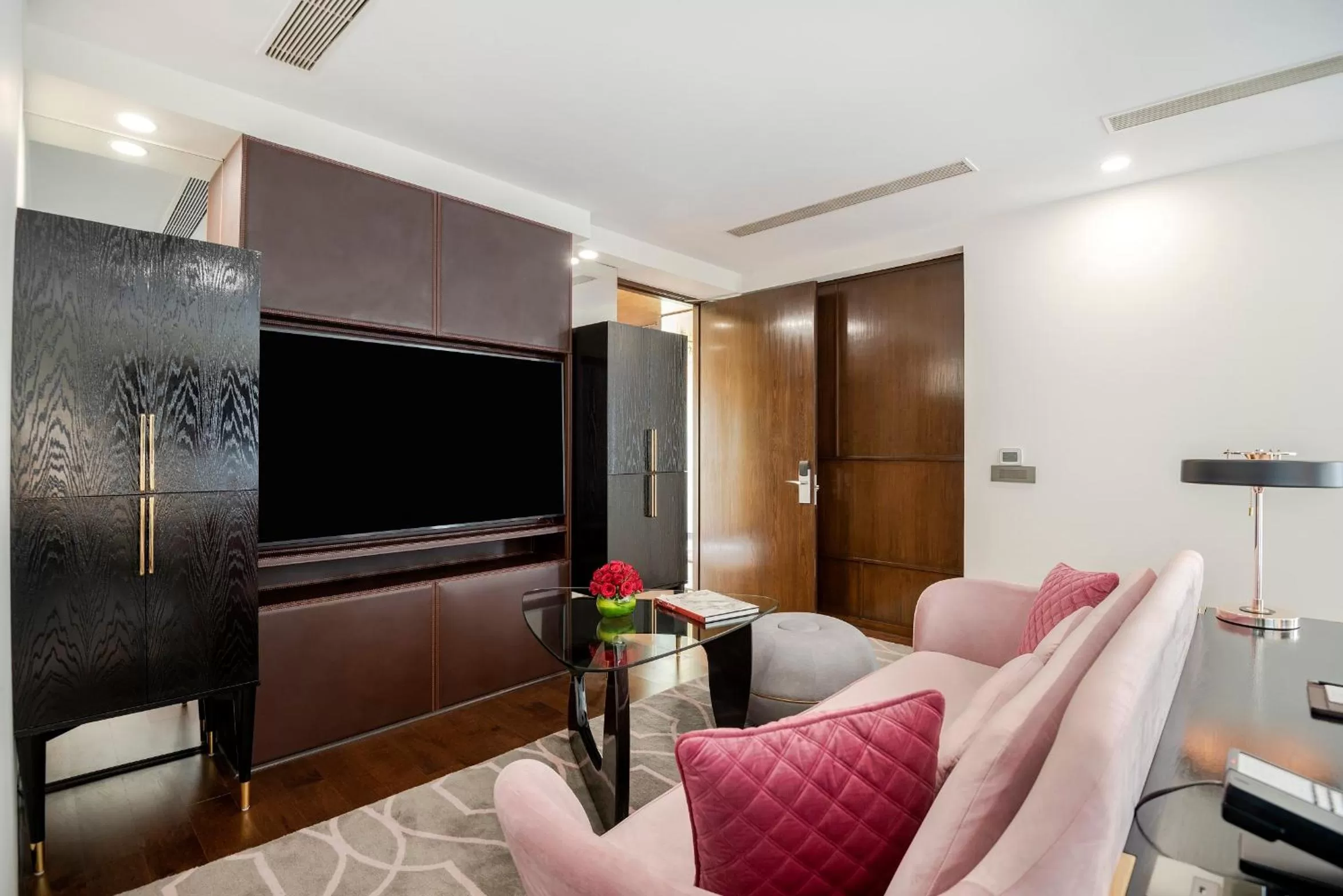 TV and multimedia in The Lodhi – A member of The Leading Hotels Of The World