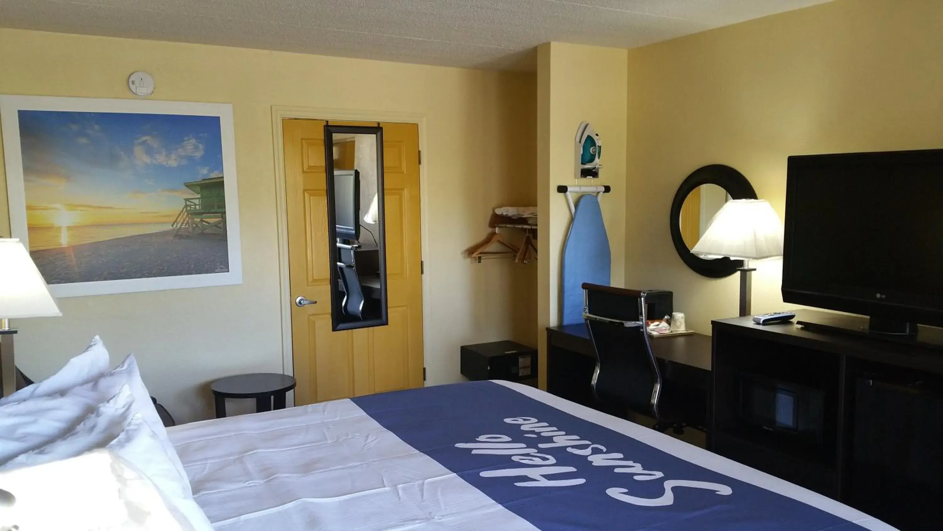 Bed in Days Inn by Wyndham Ridgeland South Carolina Bed in Days Inn by Wyndham Ridgeland South Carolina